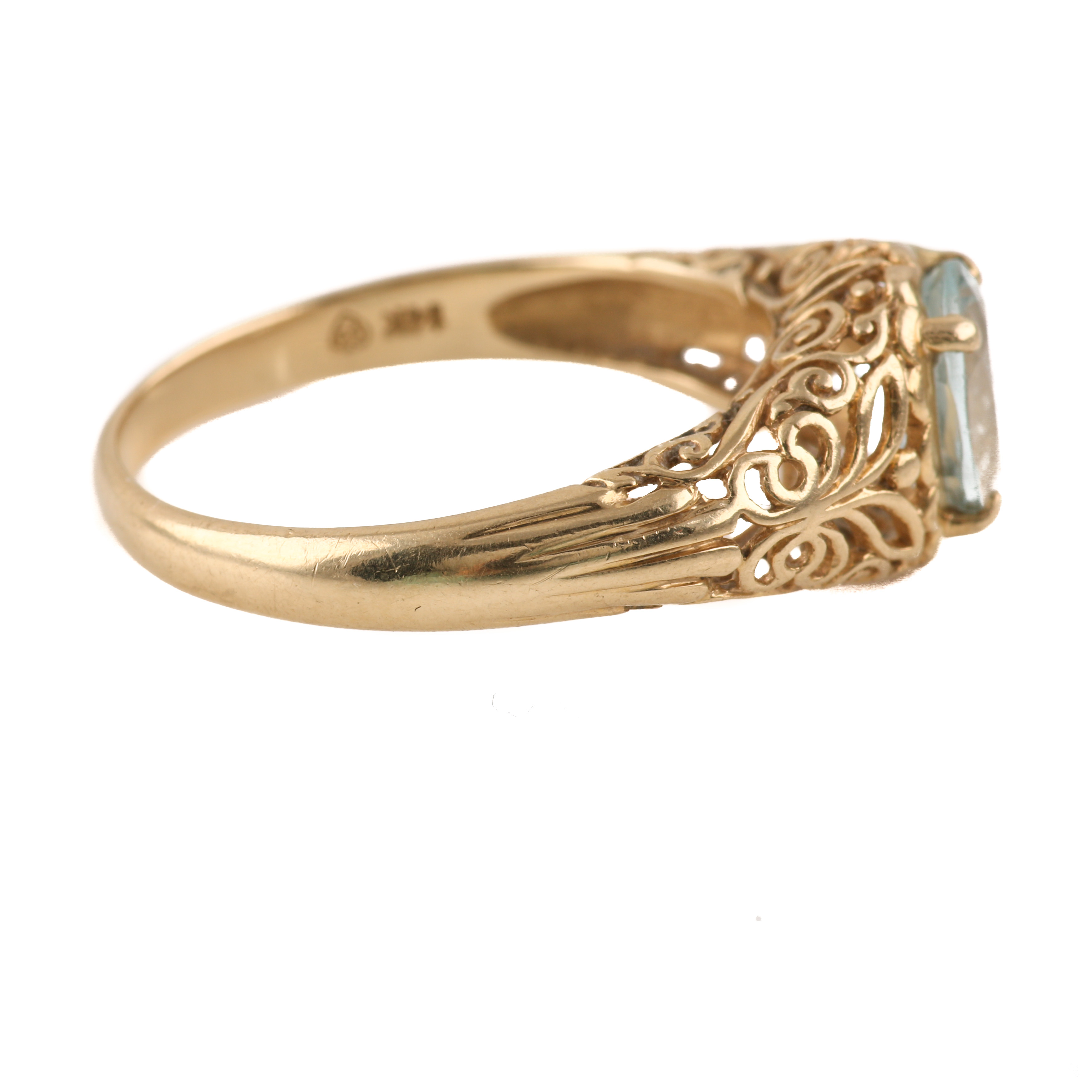 14K Yellow Gold Aquamarine Ring