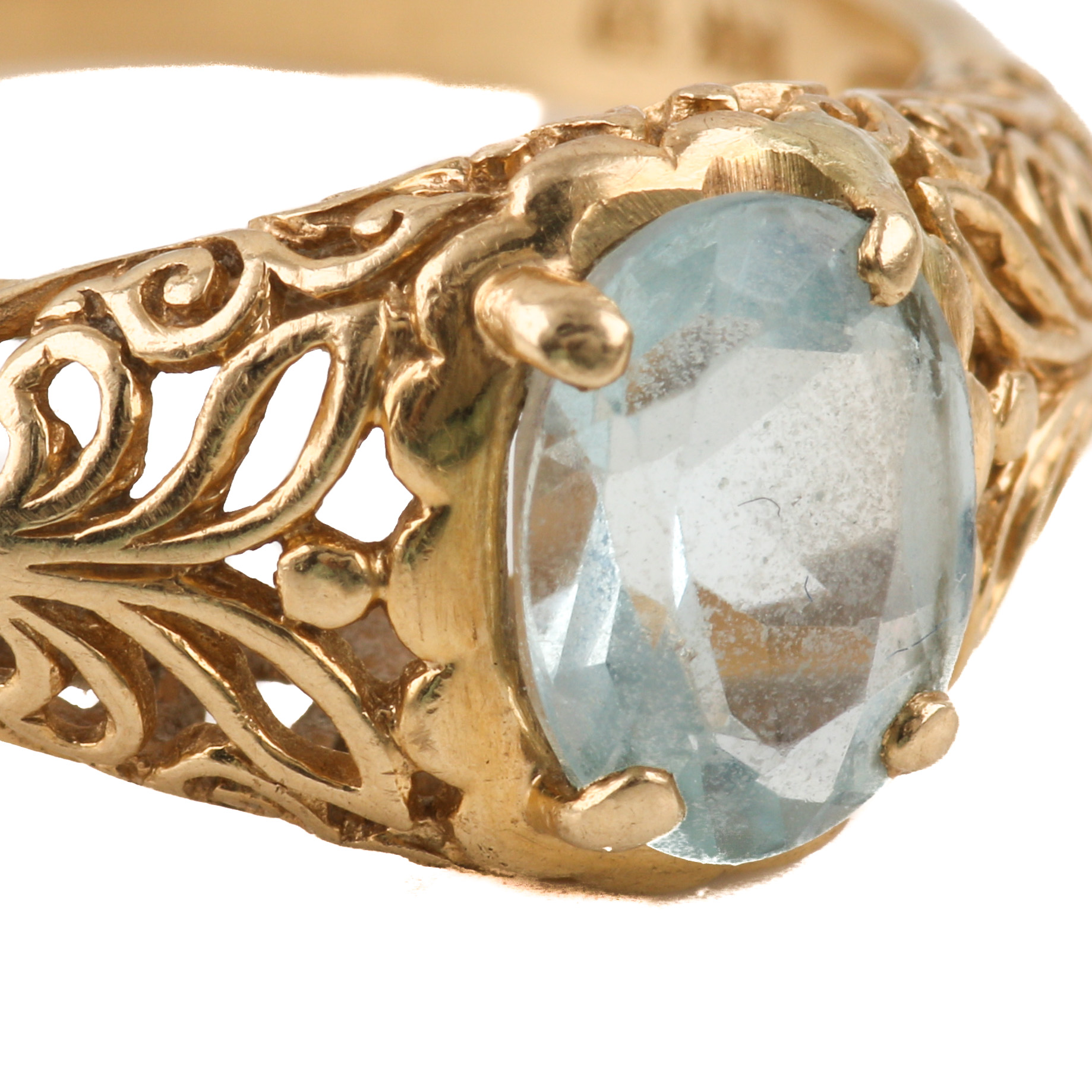 14K Yellow Gold Aquamarine Ring