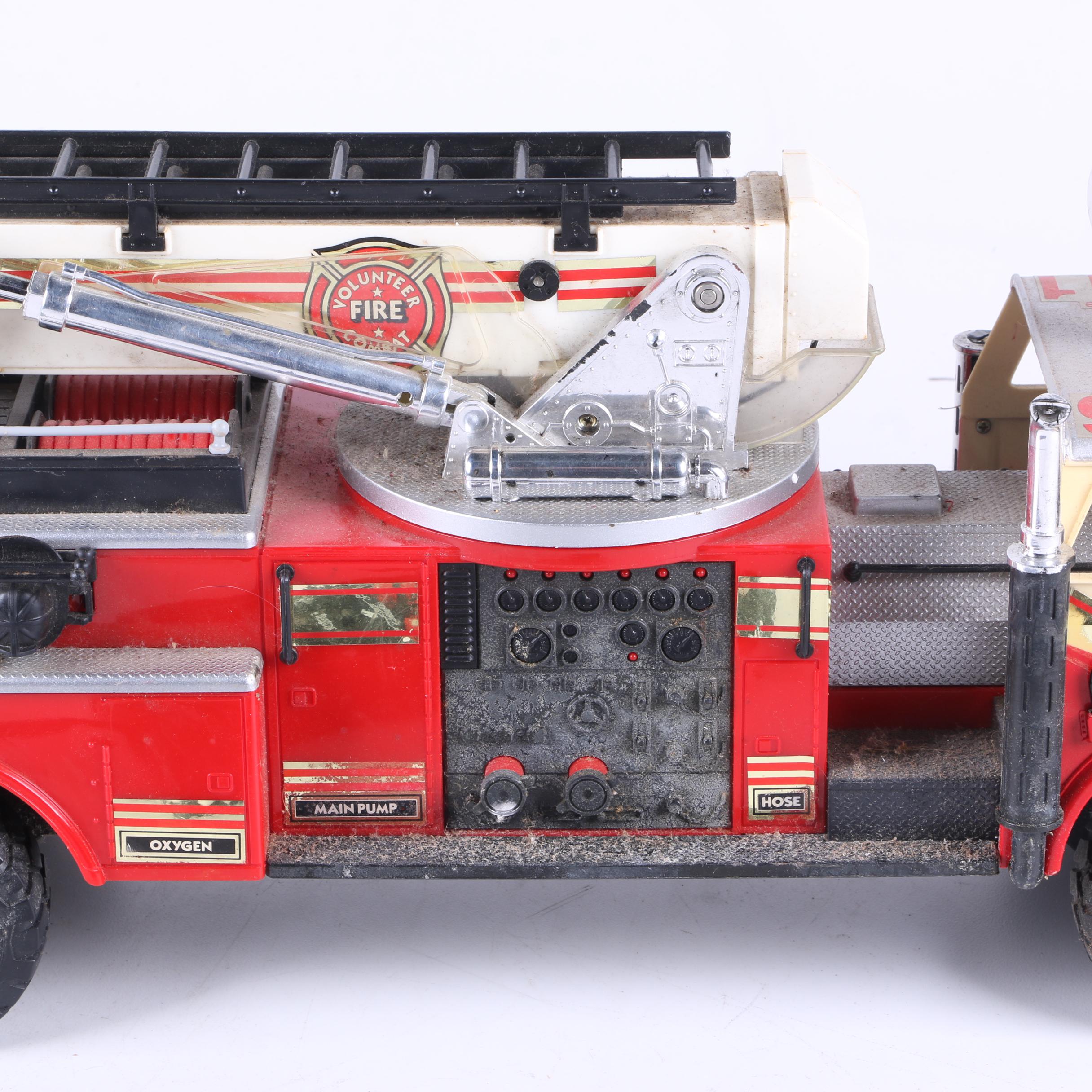 1988 New Bright Remote Control Fire Engine