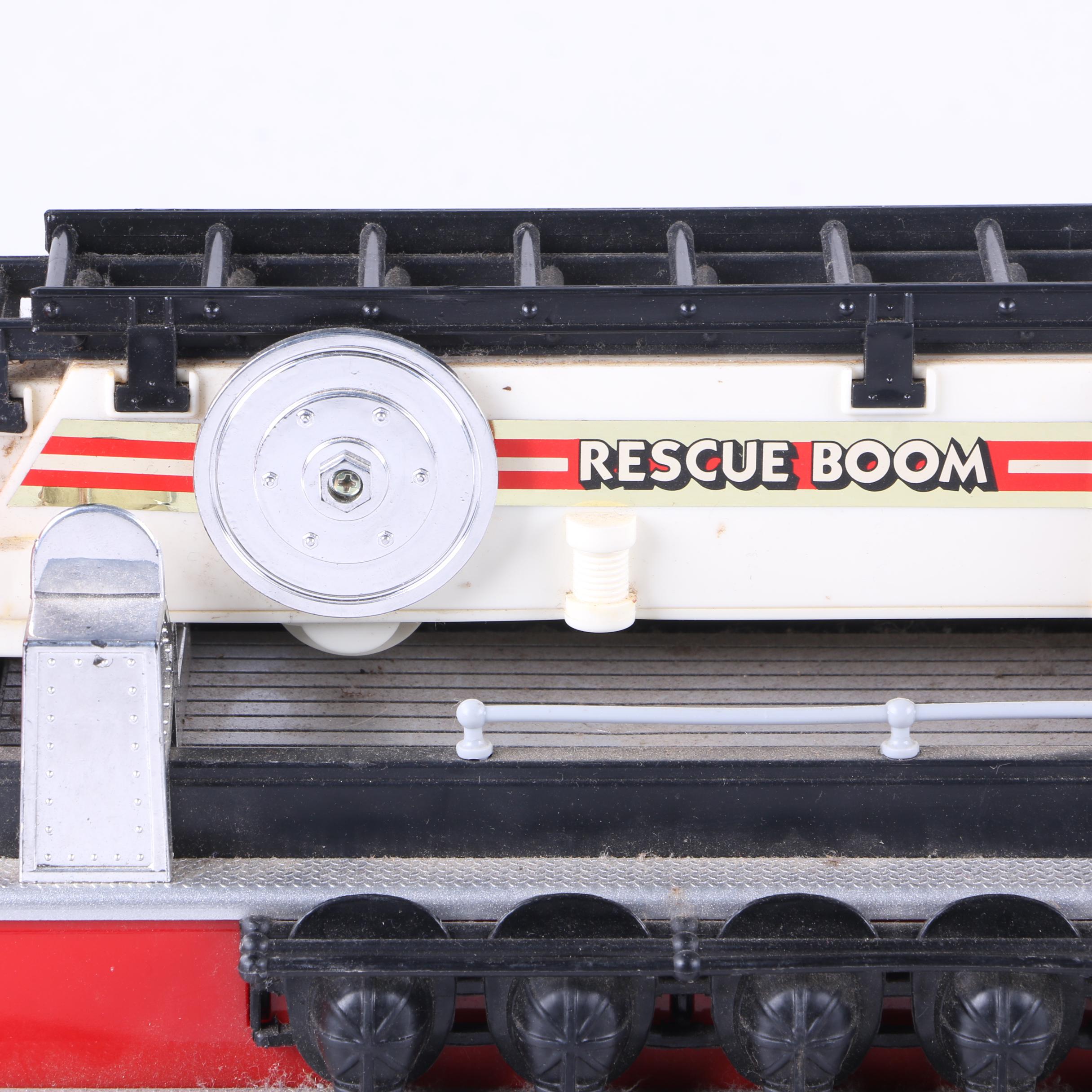 1988 New Bright Remote Control Fire Engine