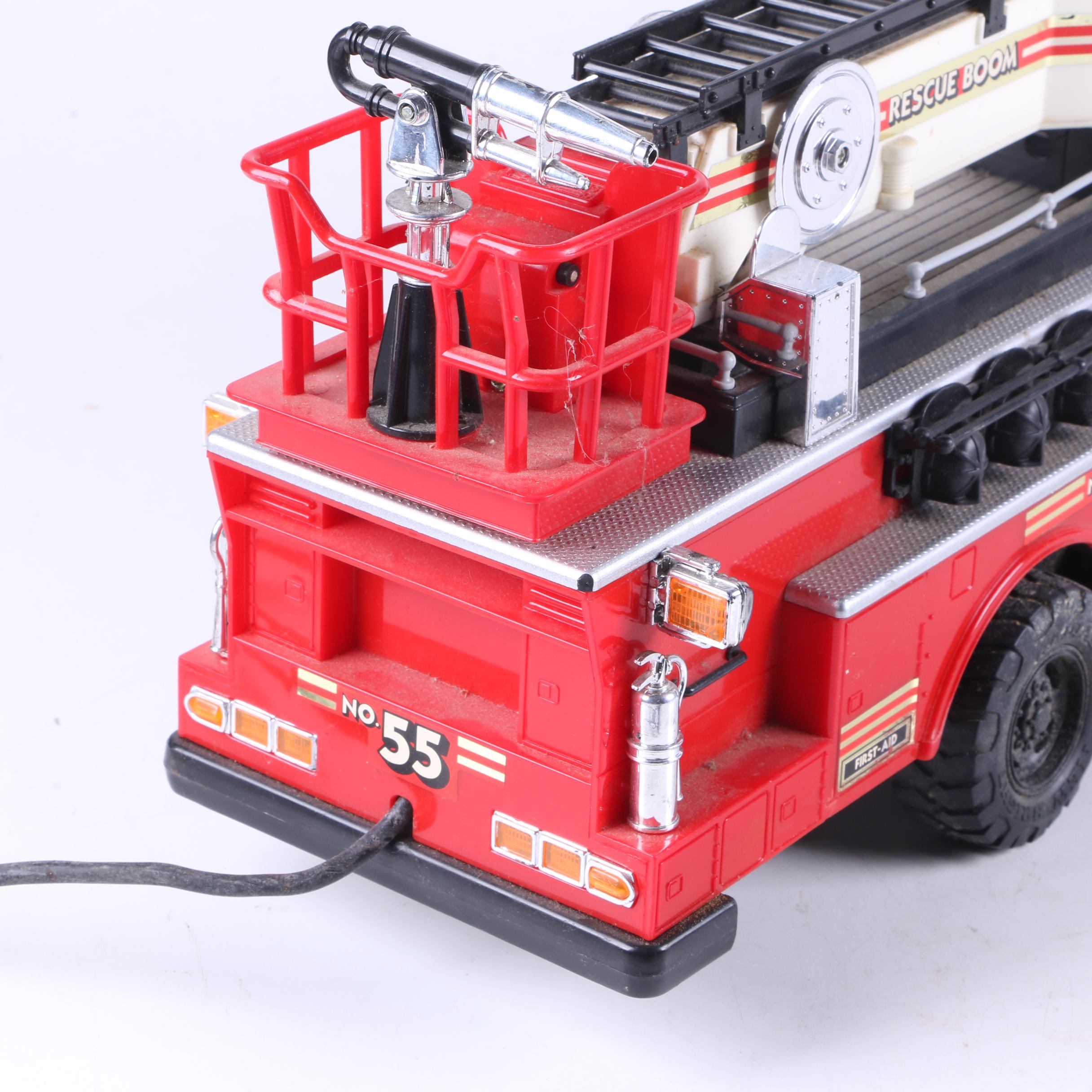 1988 New Bright Remote Control Fire Engine