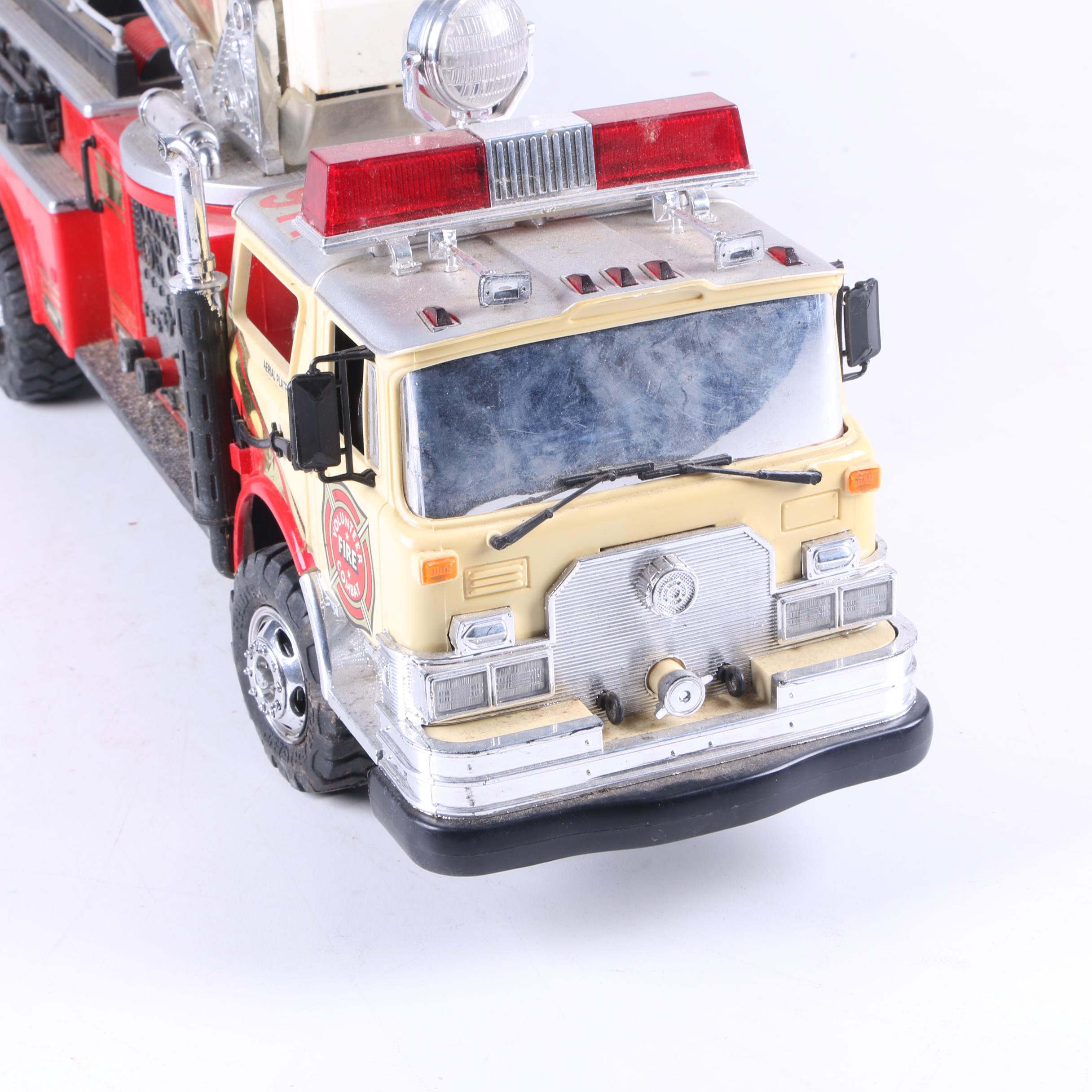 1988 New Bright Remote Control Fire Engine