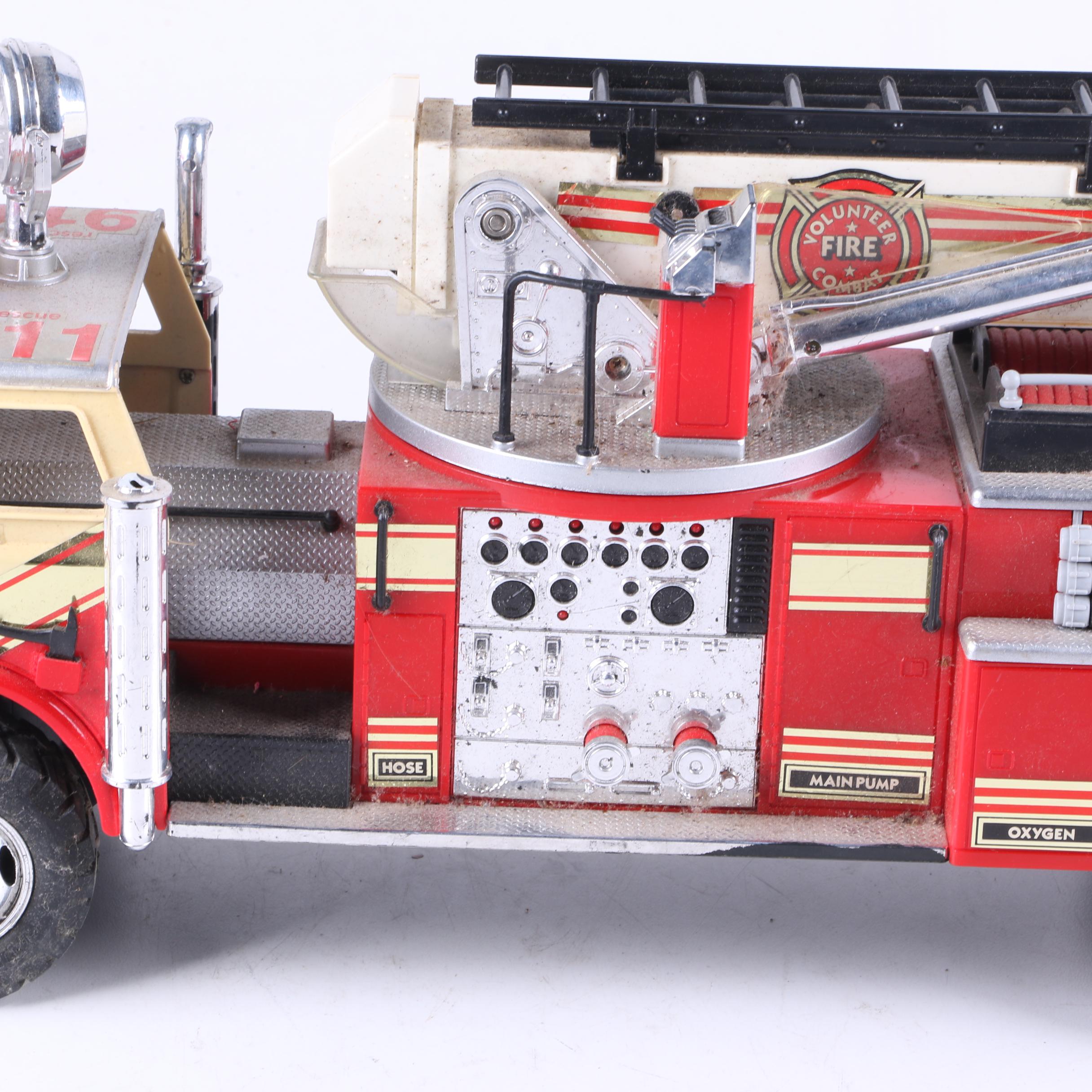 1988 New Bright Remote Control Fire Engine
