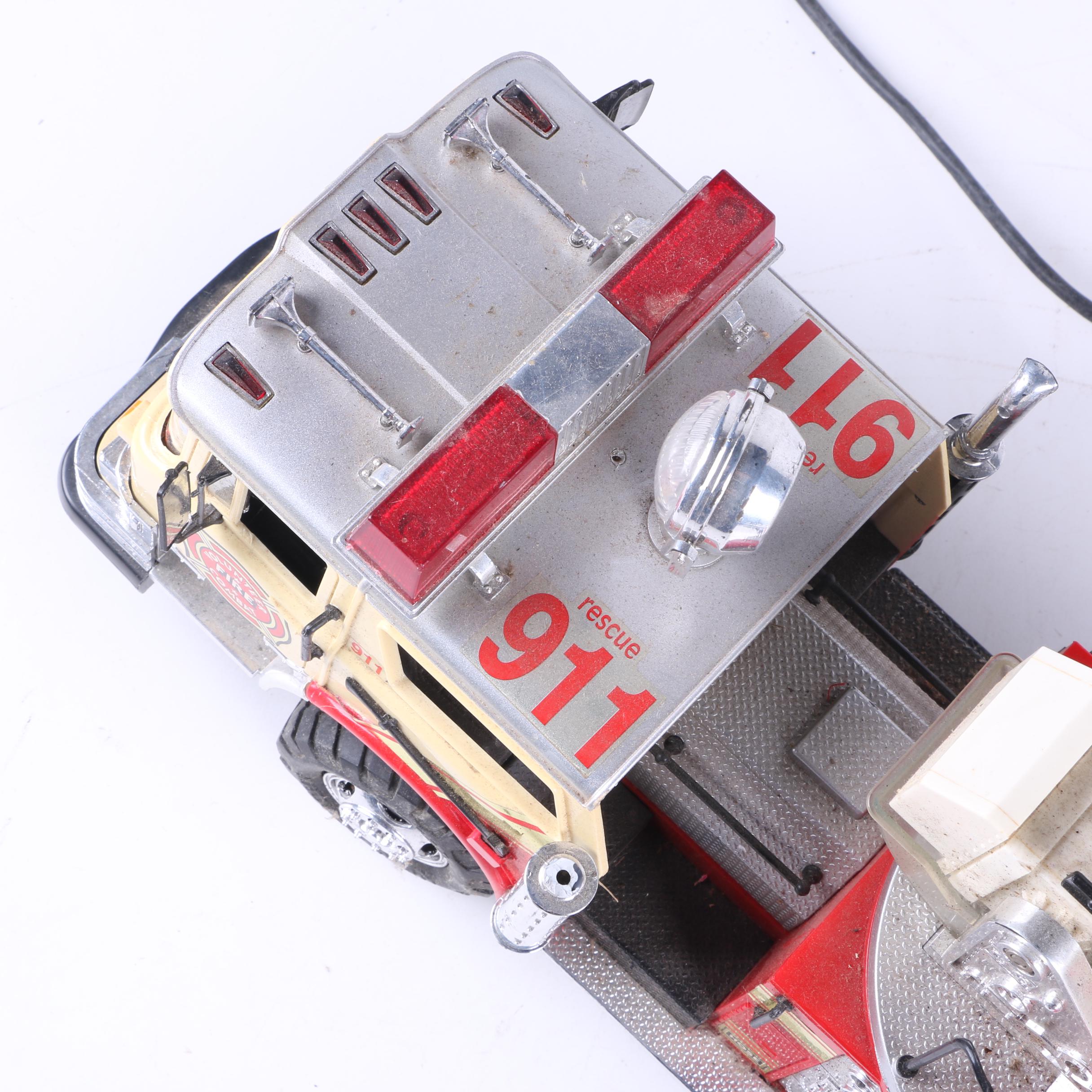 1988 New Bright Remote Control Fire Engine