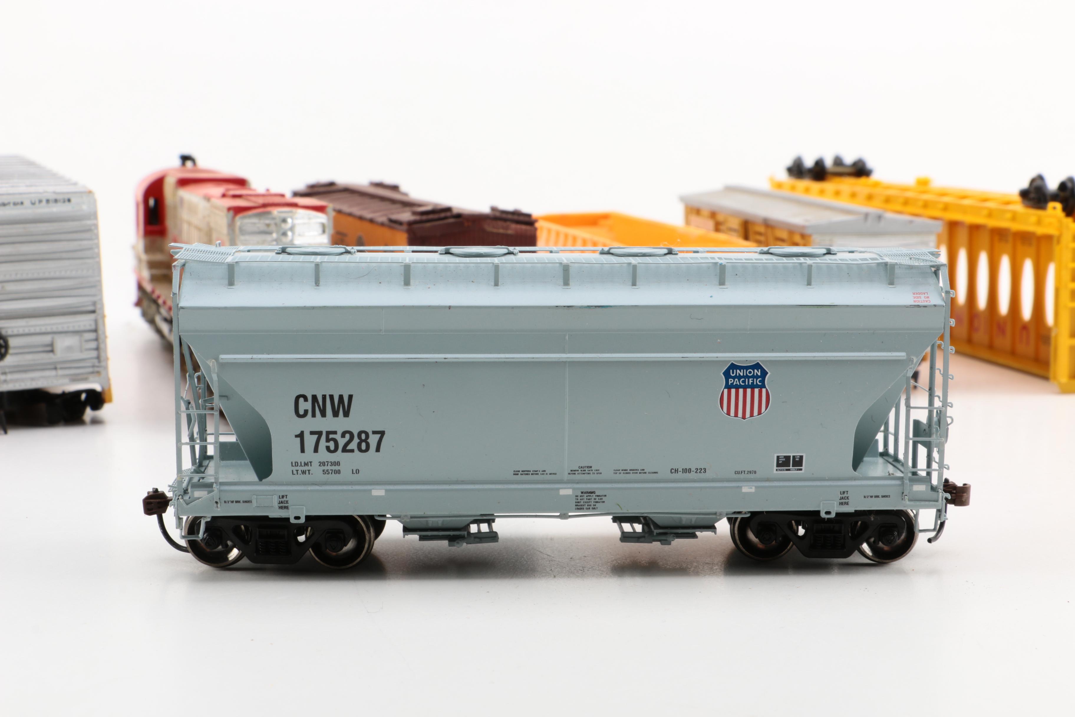 Assorted HO Scale Train Cars Including Tyco