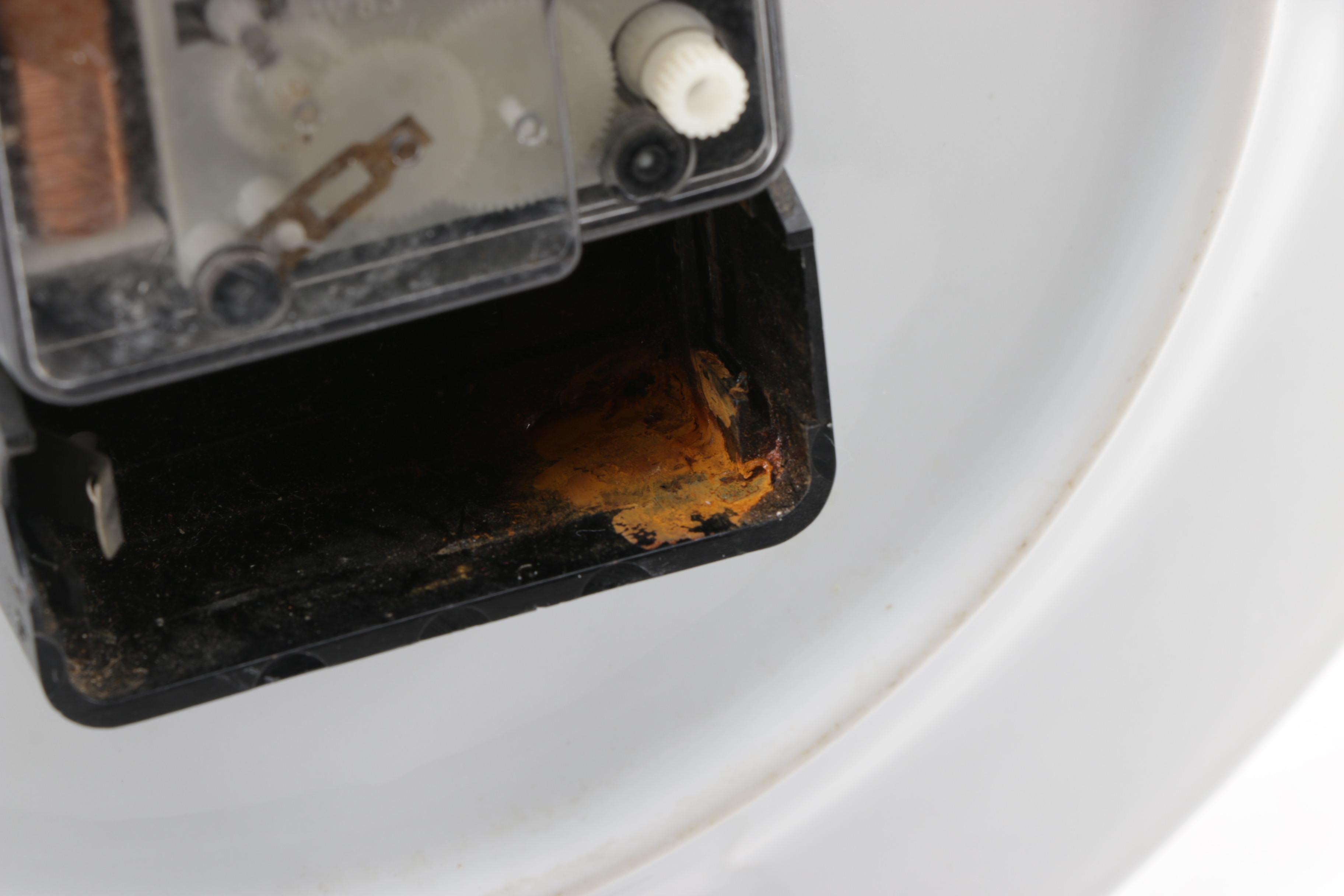 Porcelain Plate Wall Clock