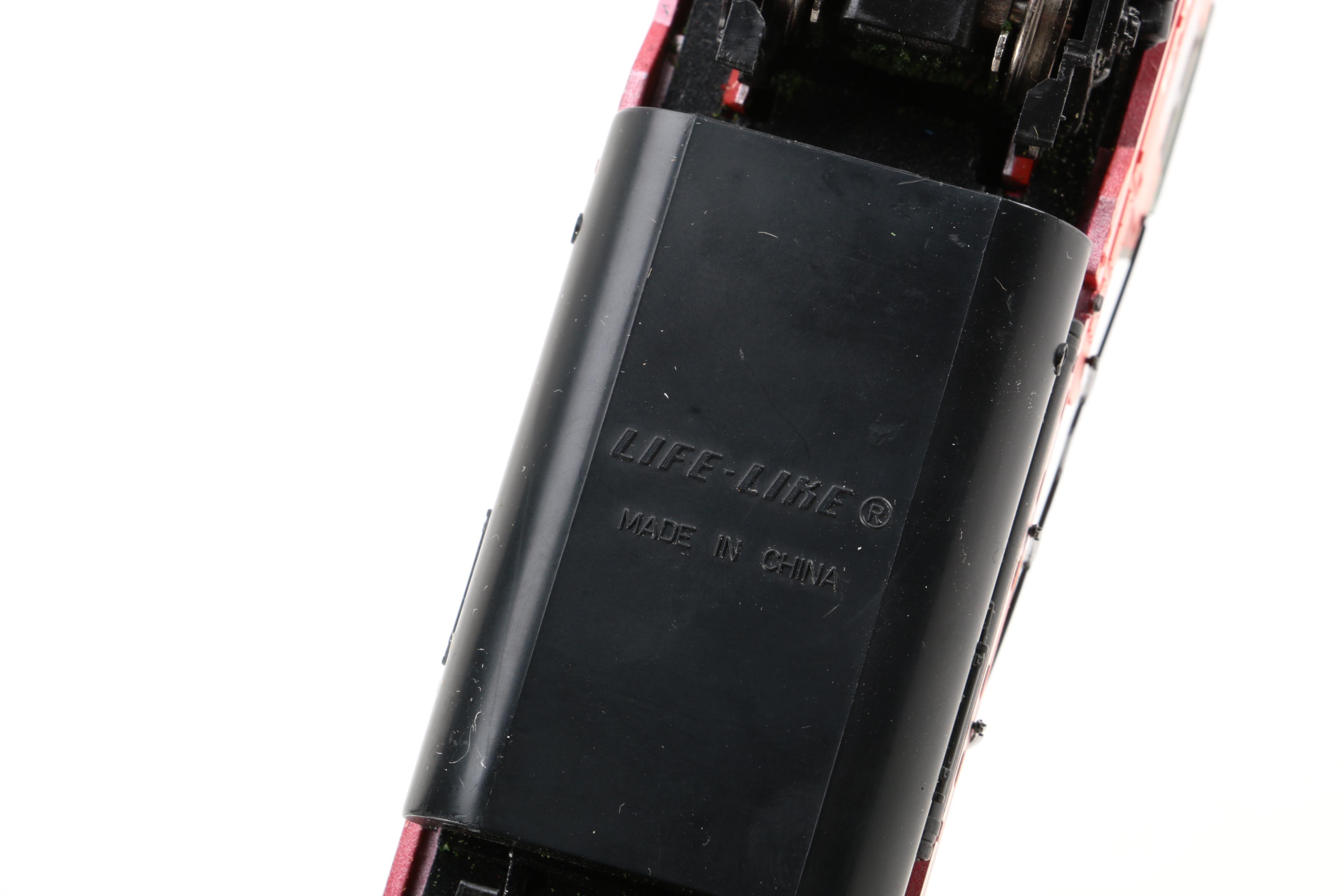 Life-Like Proto 2000 GP20 Burlington Route Locomotive