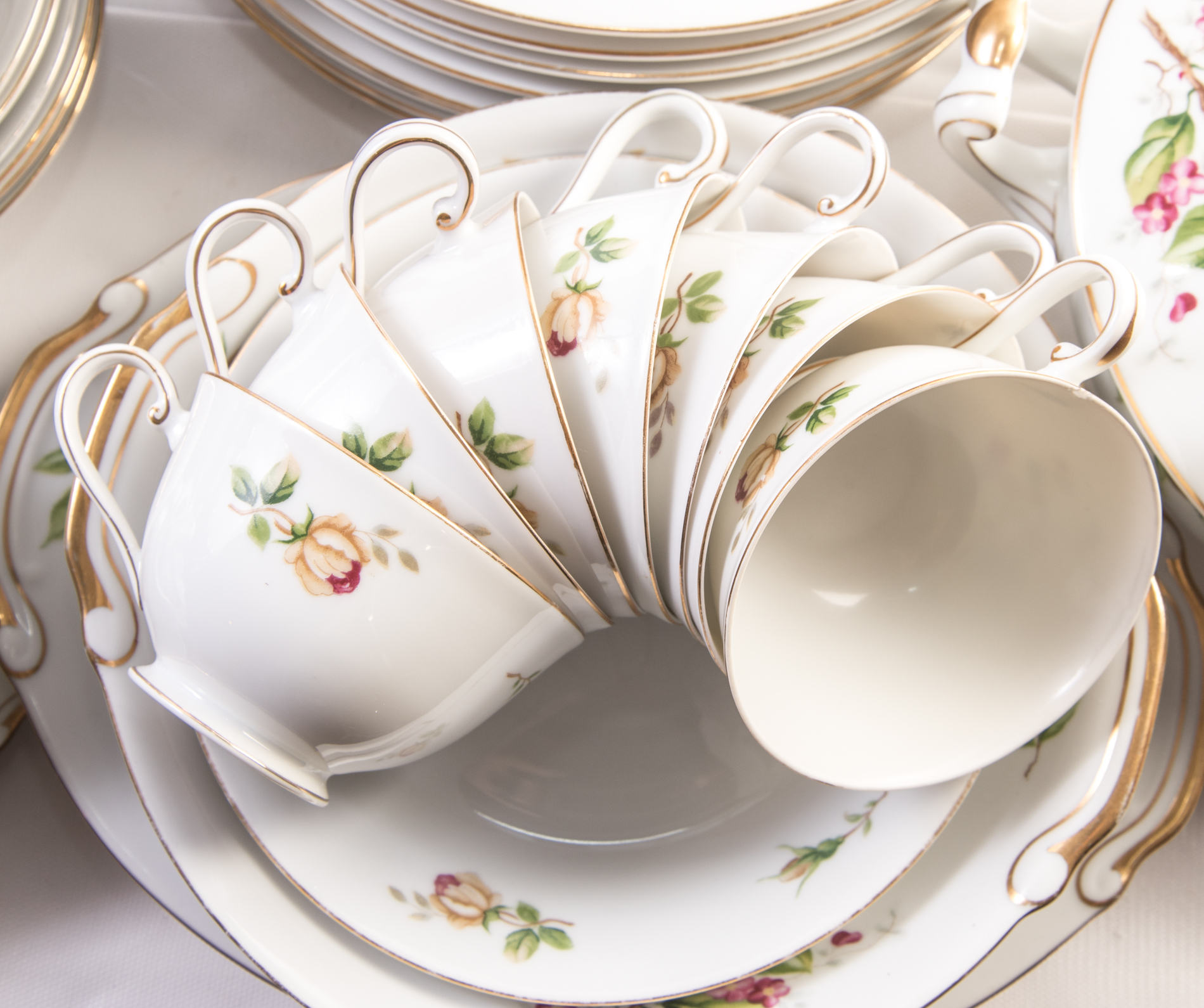 Lynmore "Golden Rose" Fine China Tableware