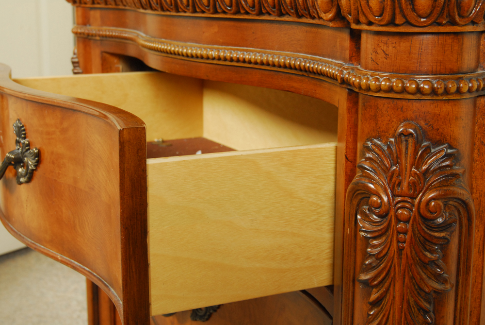 Contemporary Wooden Chest of Drawers