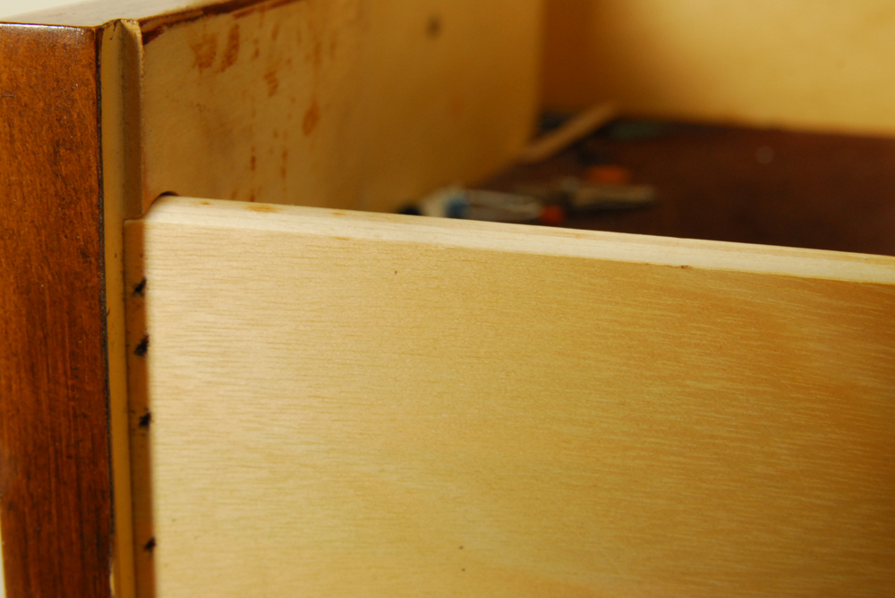 Contemporary Wooden Chest of Drawers