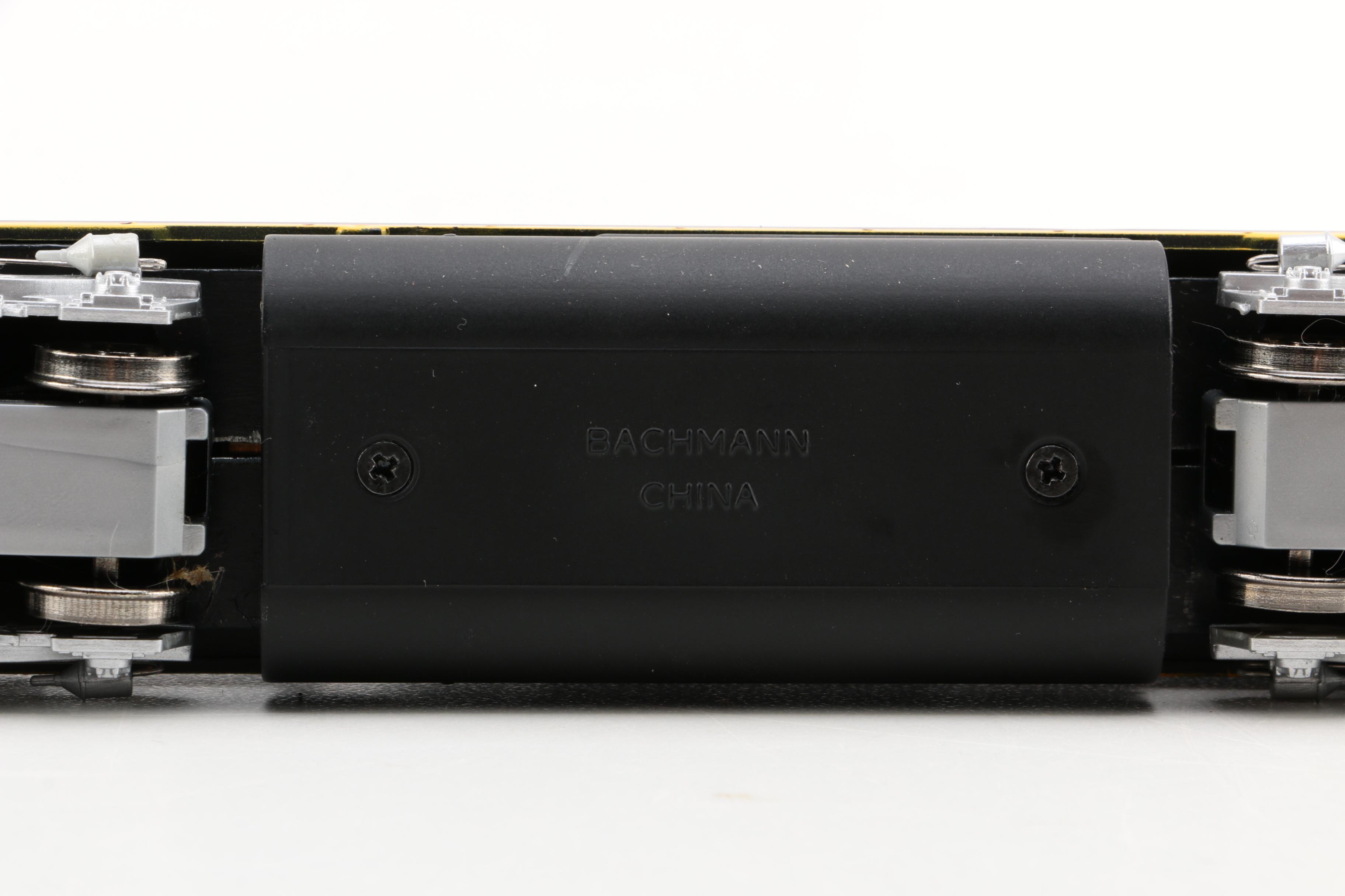 Spectrum Bachmann HO Scale Northern Pacific Diesel Engine