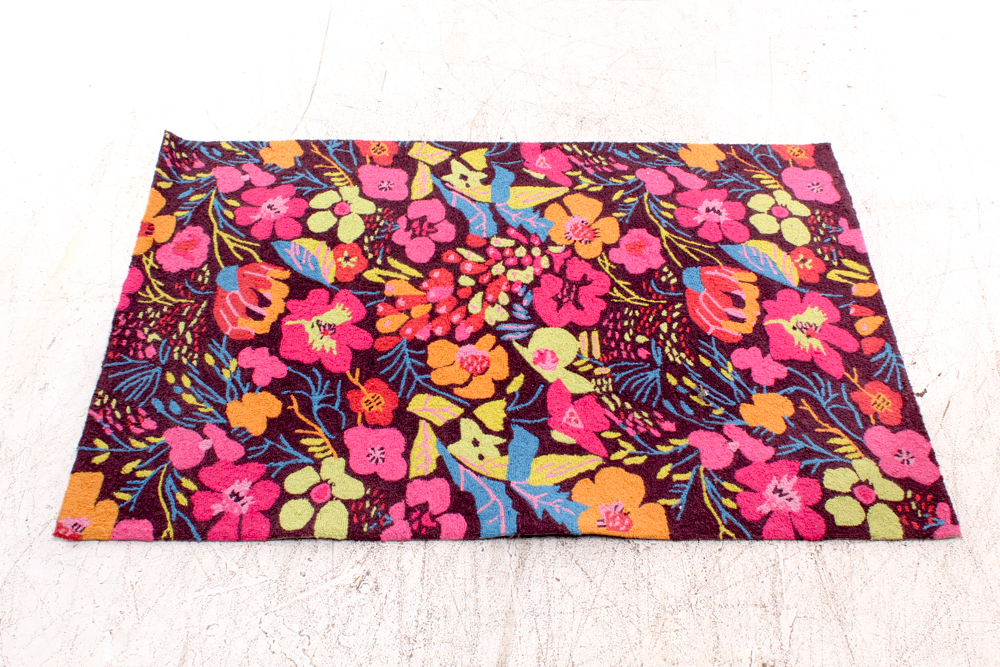 Hooked Contemporary Floral Area Rug