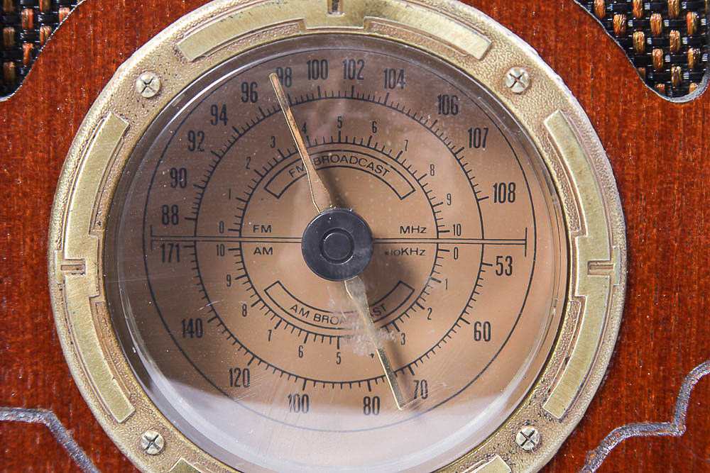 Vintage Style "Classic Collector's Edition" Radio