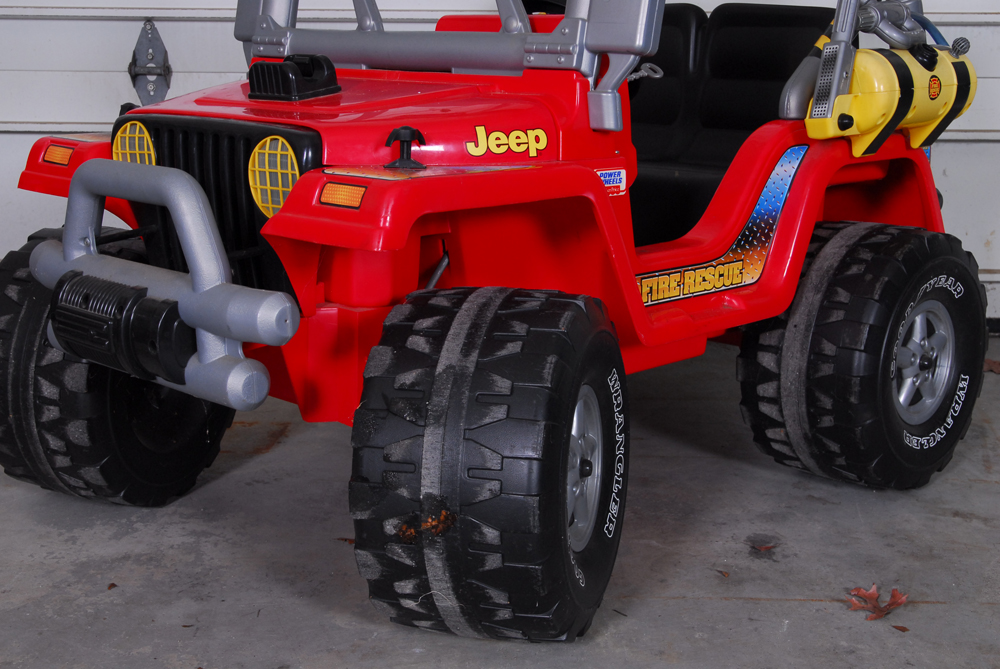 Fisher Price Power Wheels "Fire Rescue" Jeep Wrangler