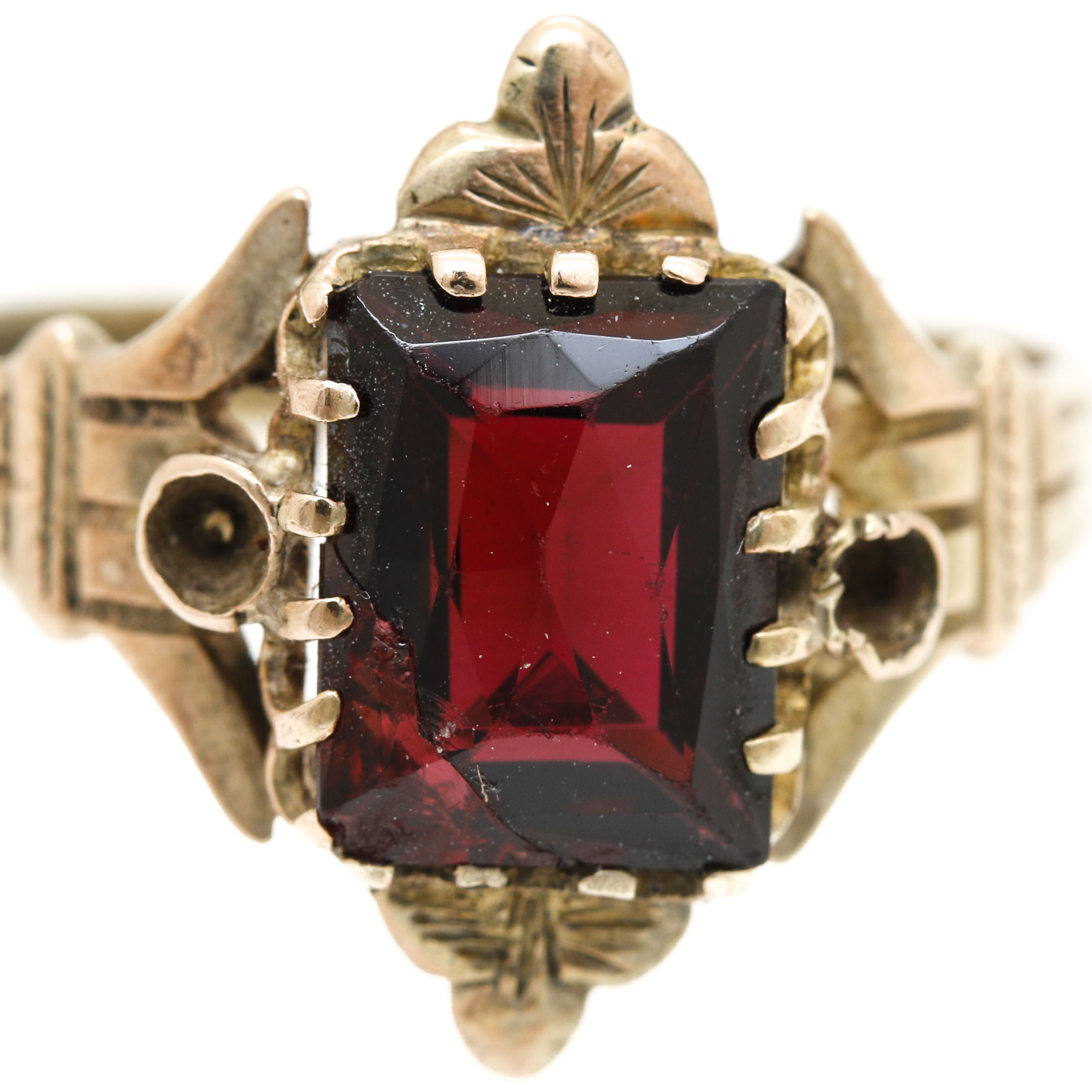 10K Yellow Gold Garnet Ring