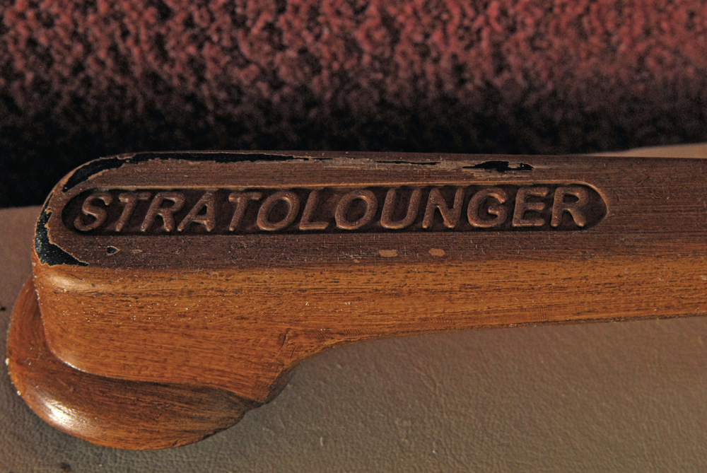 Faux Ivory Leather Stratolounger Recliner