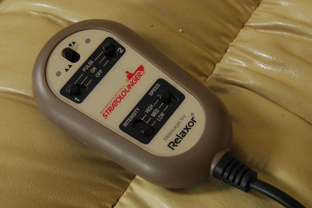 Faux Ivory Leather Stratolounger Recliner