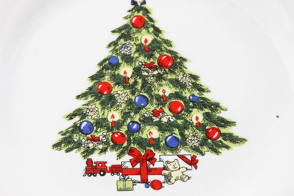 Trisa Porcelain Christmas Dinner Plates