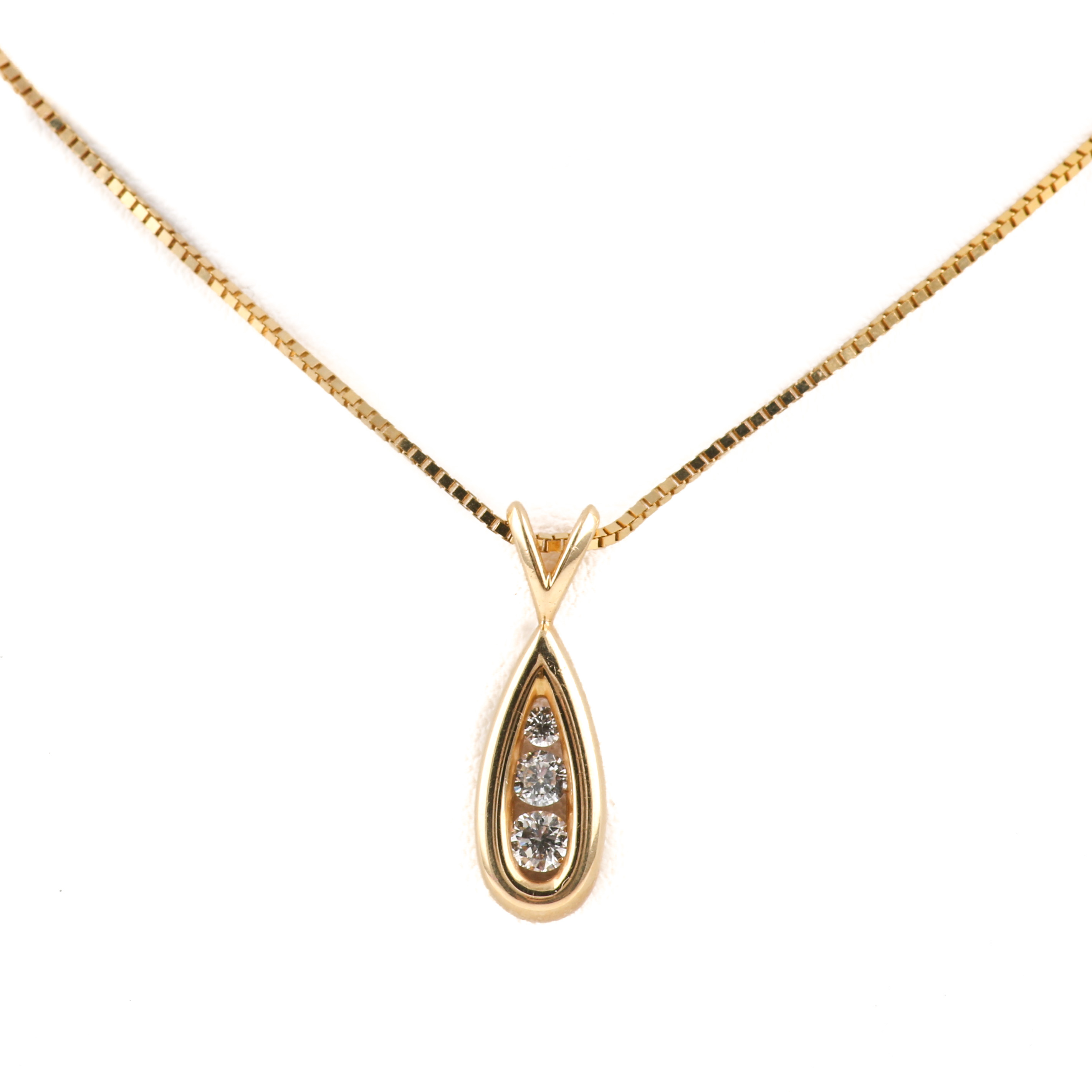 14K Yellow Gold Diamond Pendant Necklace