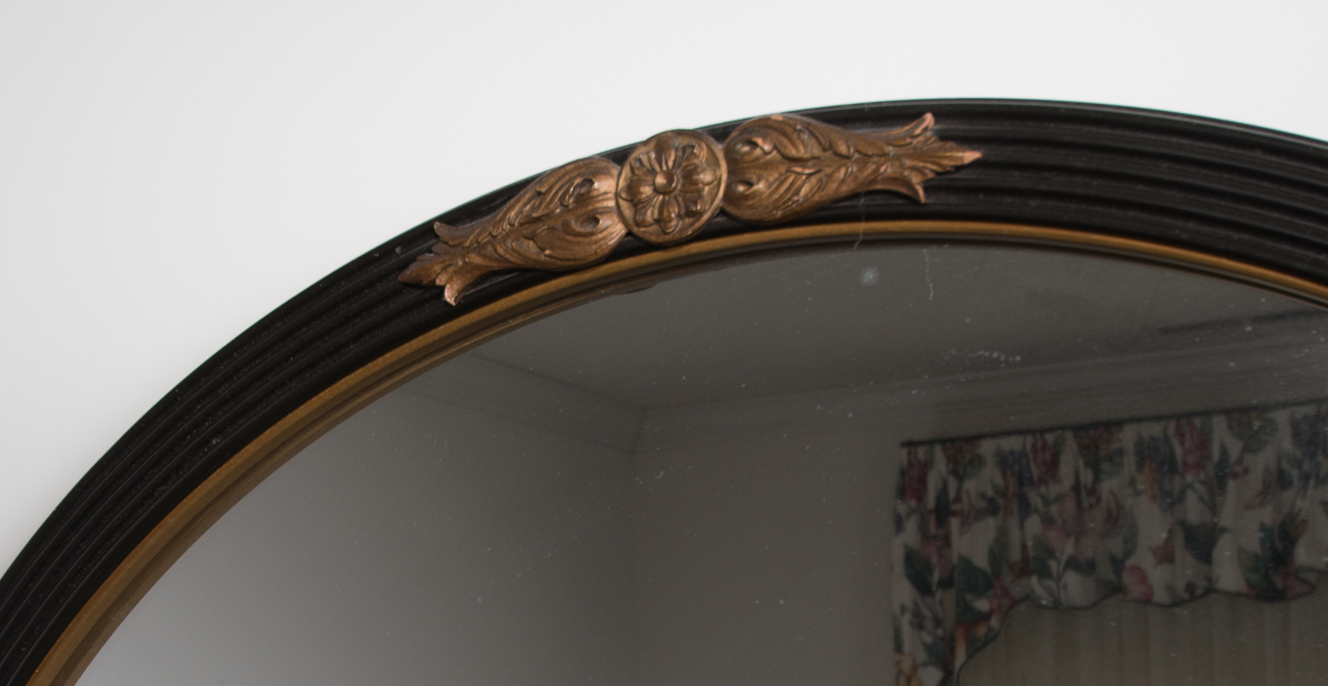 Vintage Kittinger Round Framed Wall Mirror