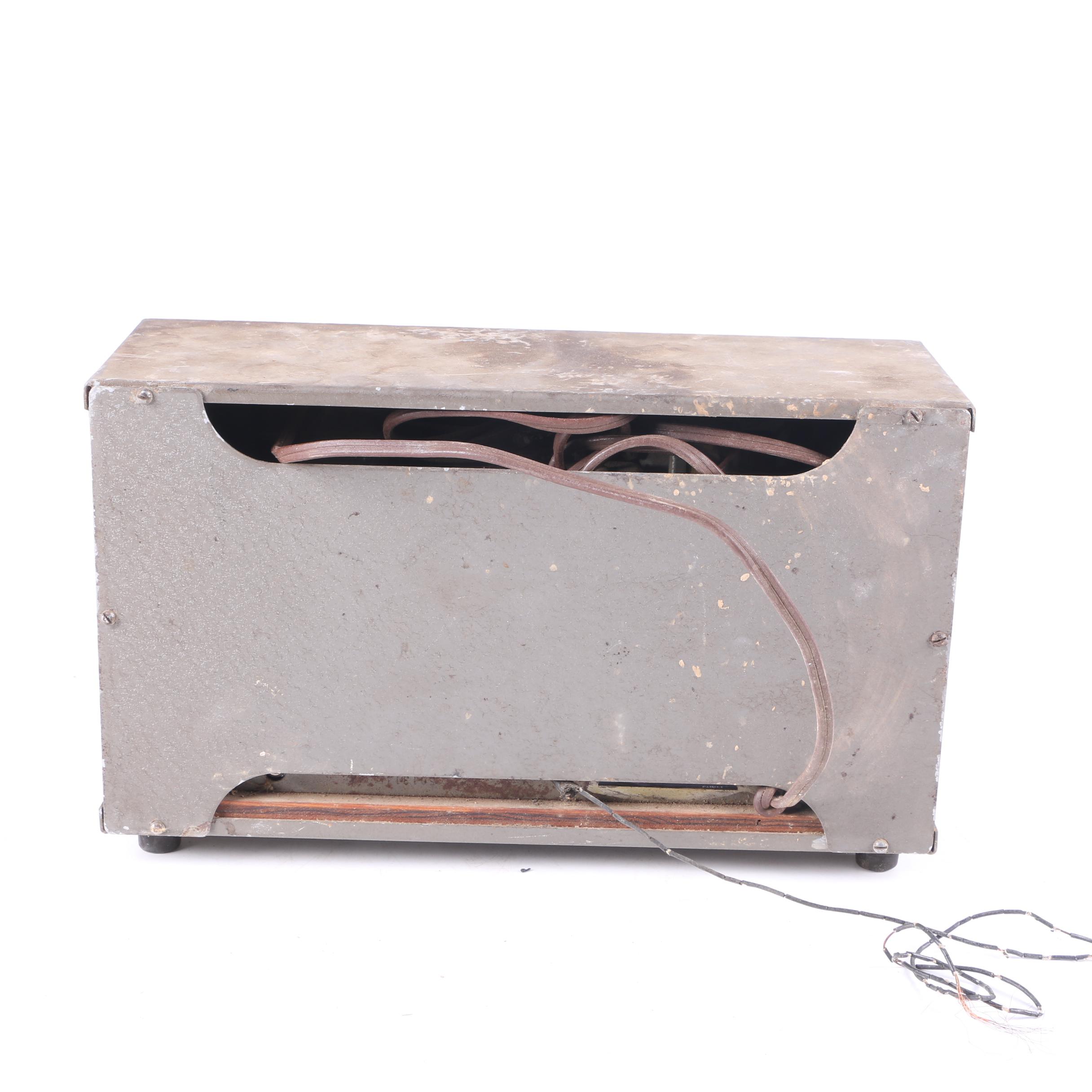 Vintage Sparton Short Wave Broadcast Radio