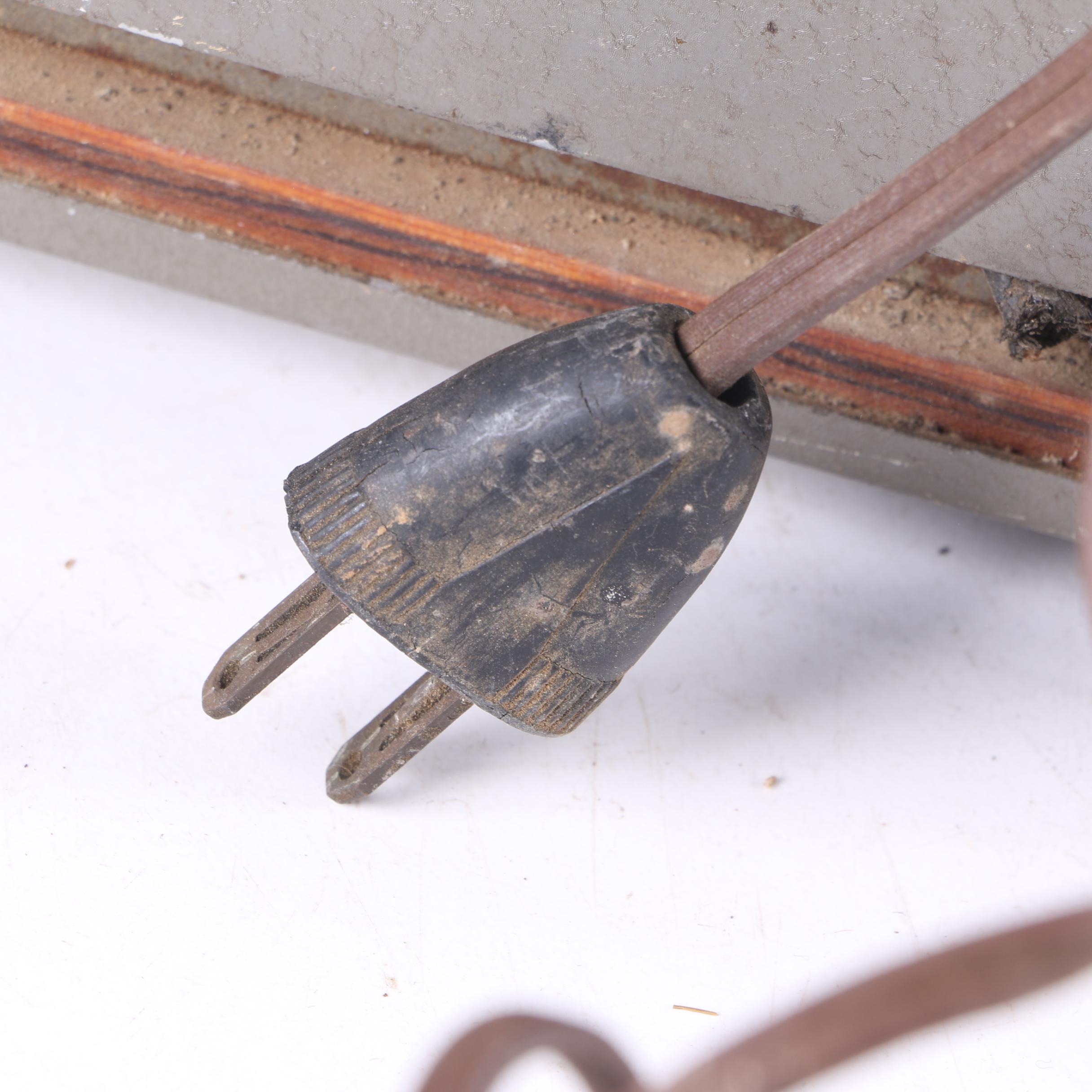 Vintage Sparton Short Wave Broadcast Radio