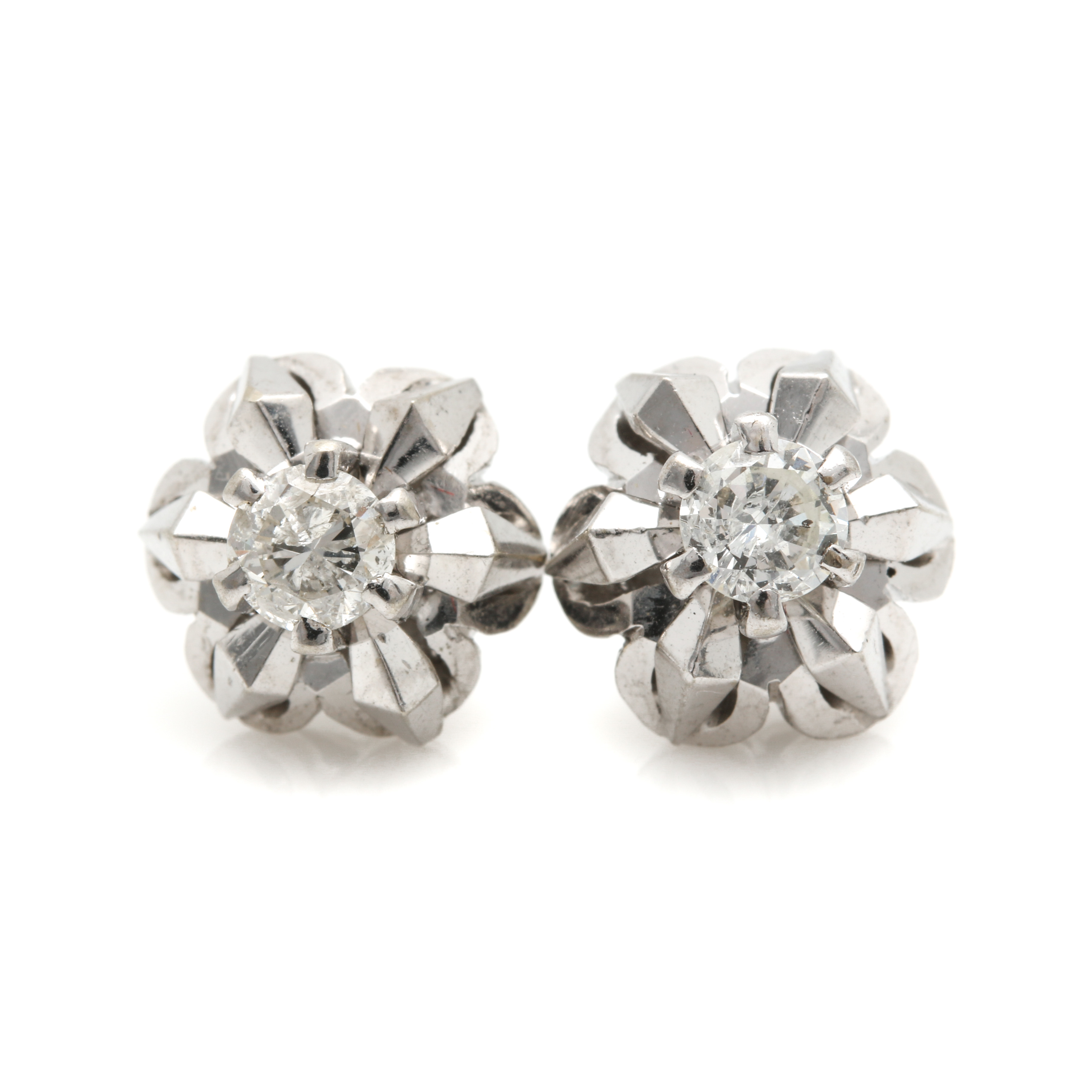 18K White Gold Diamond Stud Earrings