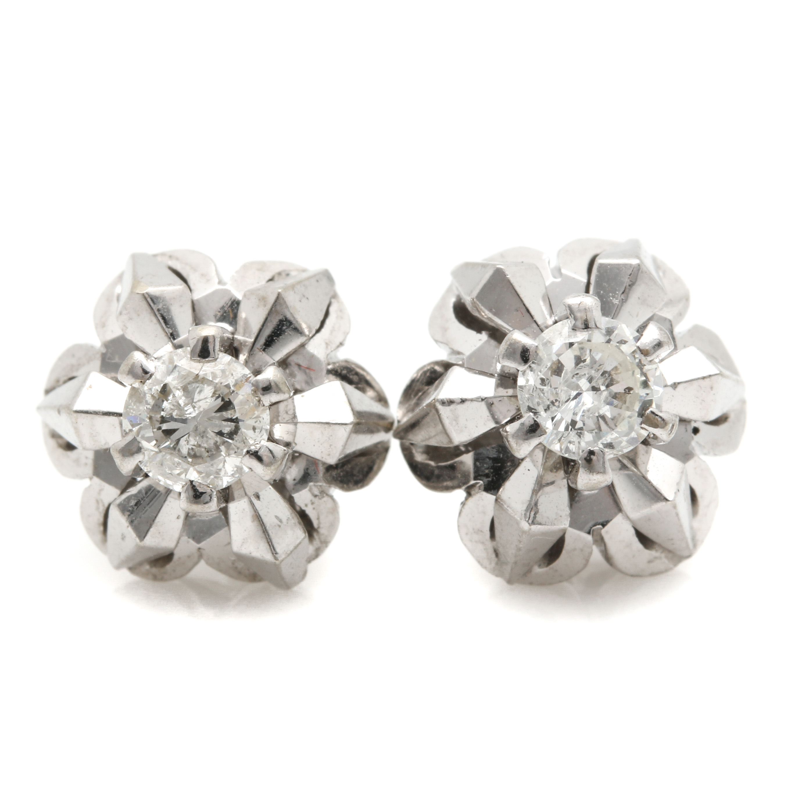 18K White Gold Diamond Stud Earrings