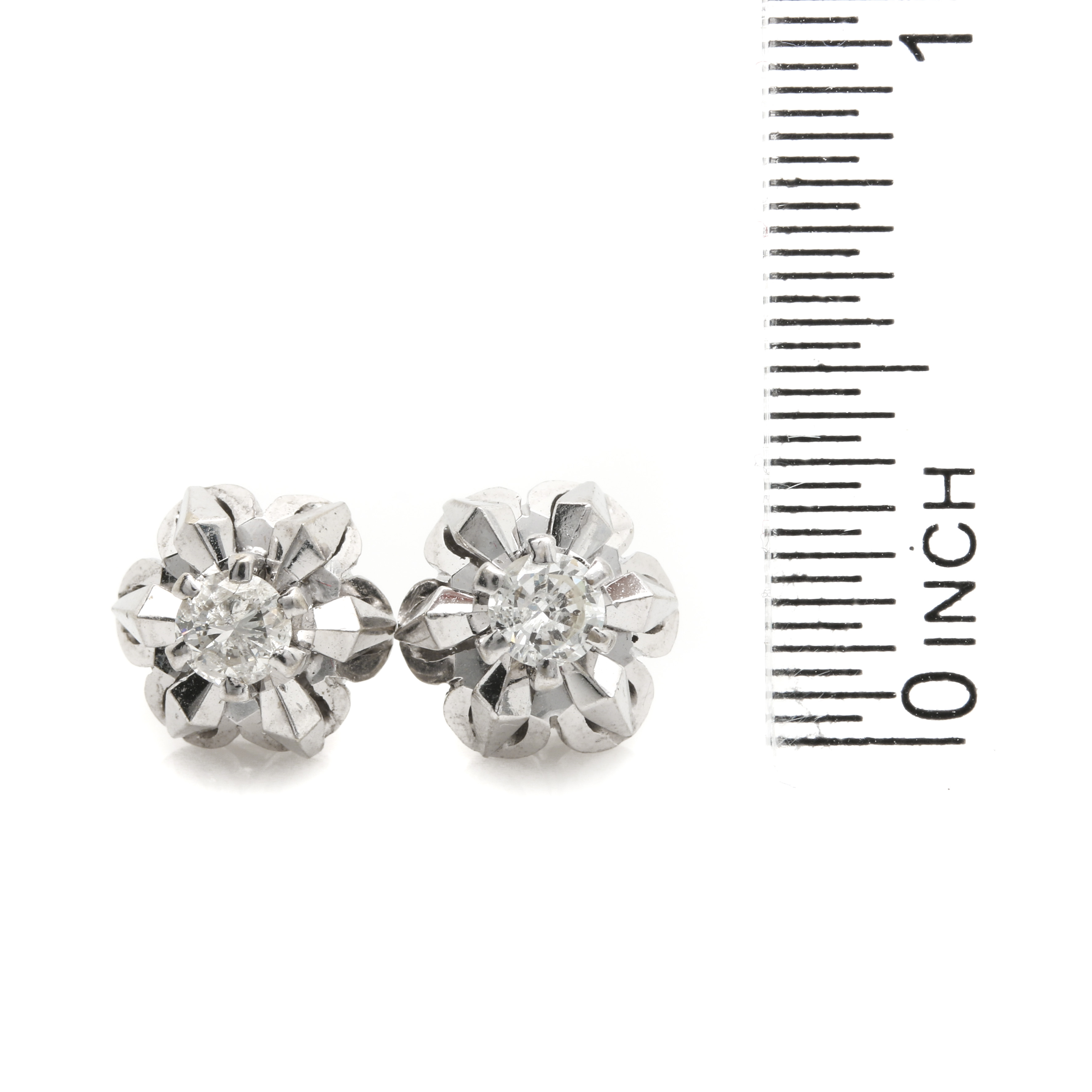 18K White Gold Diamond Stud Earrings