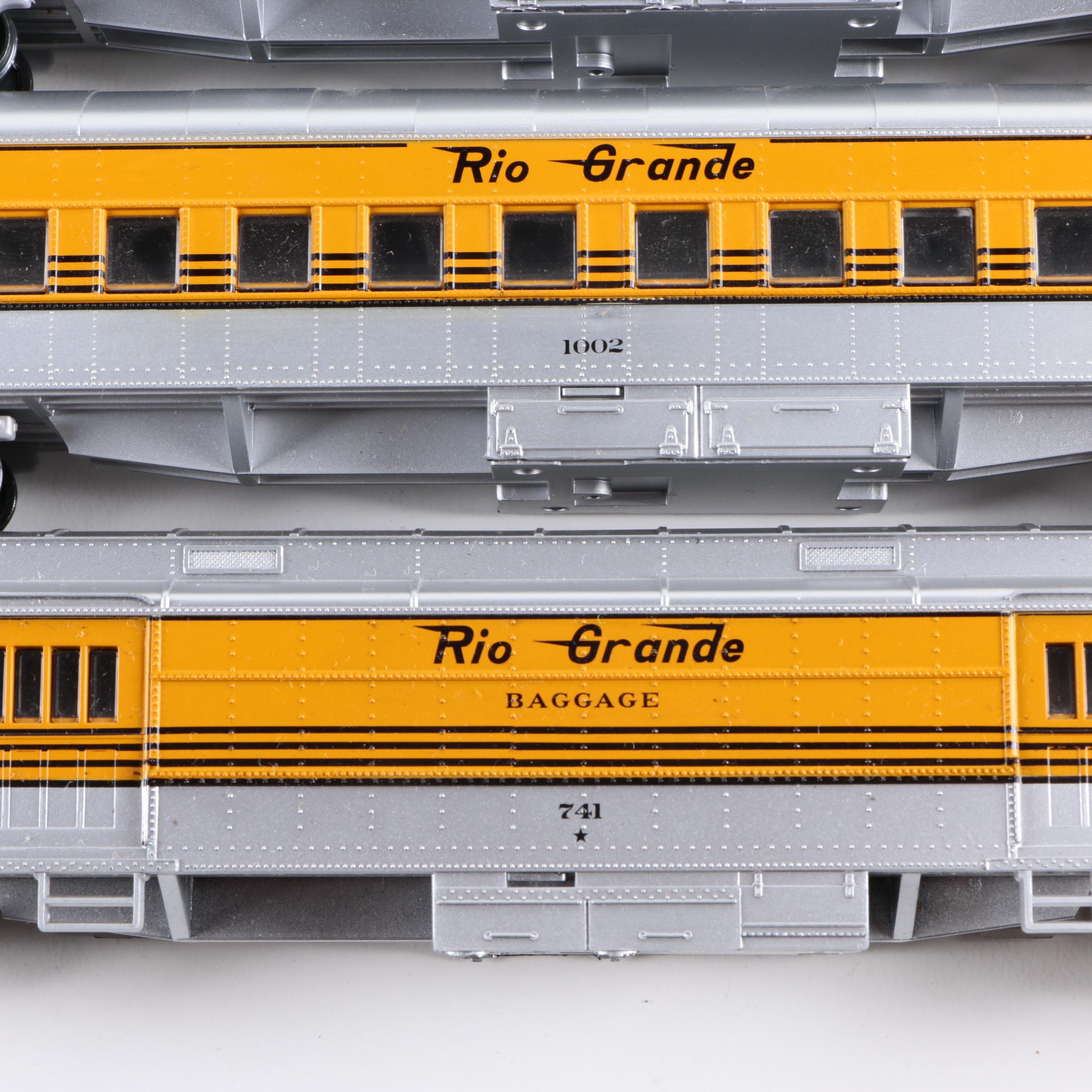Athearn HO Scale Rio Grande Passenger Cars