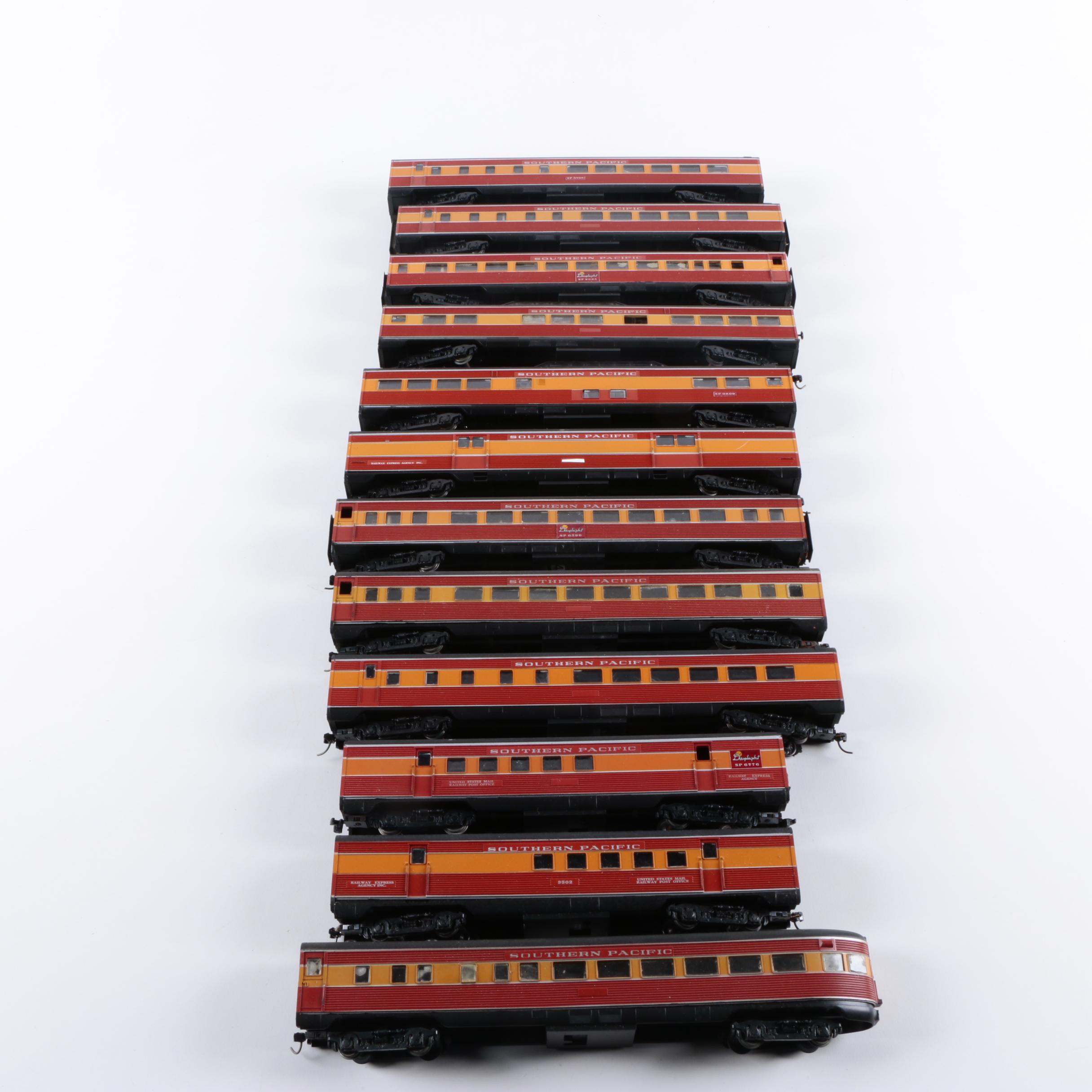 Lionel Southern Pacific "Daylight" Madison Passenger Cars
