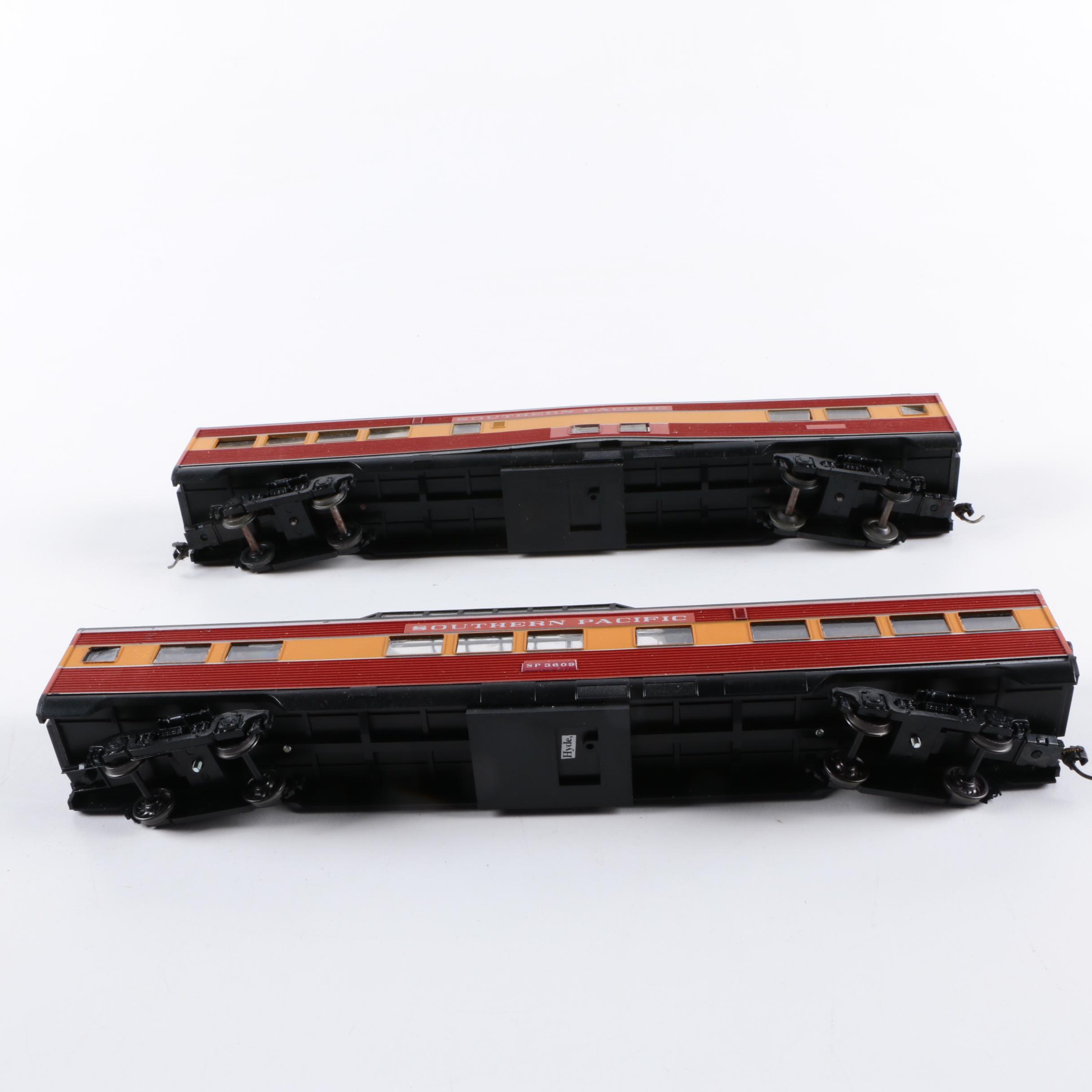 Lionel Southern Pacific "Daylight" Madison Passenger Cars