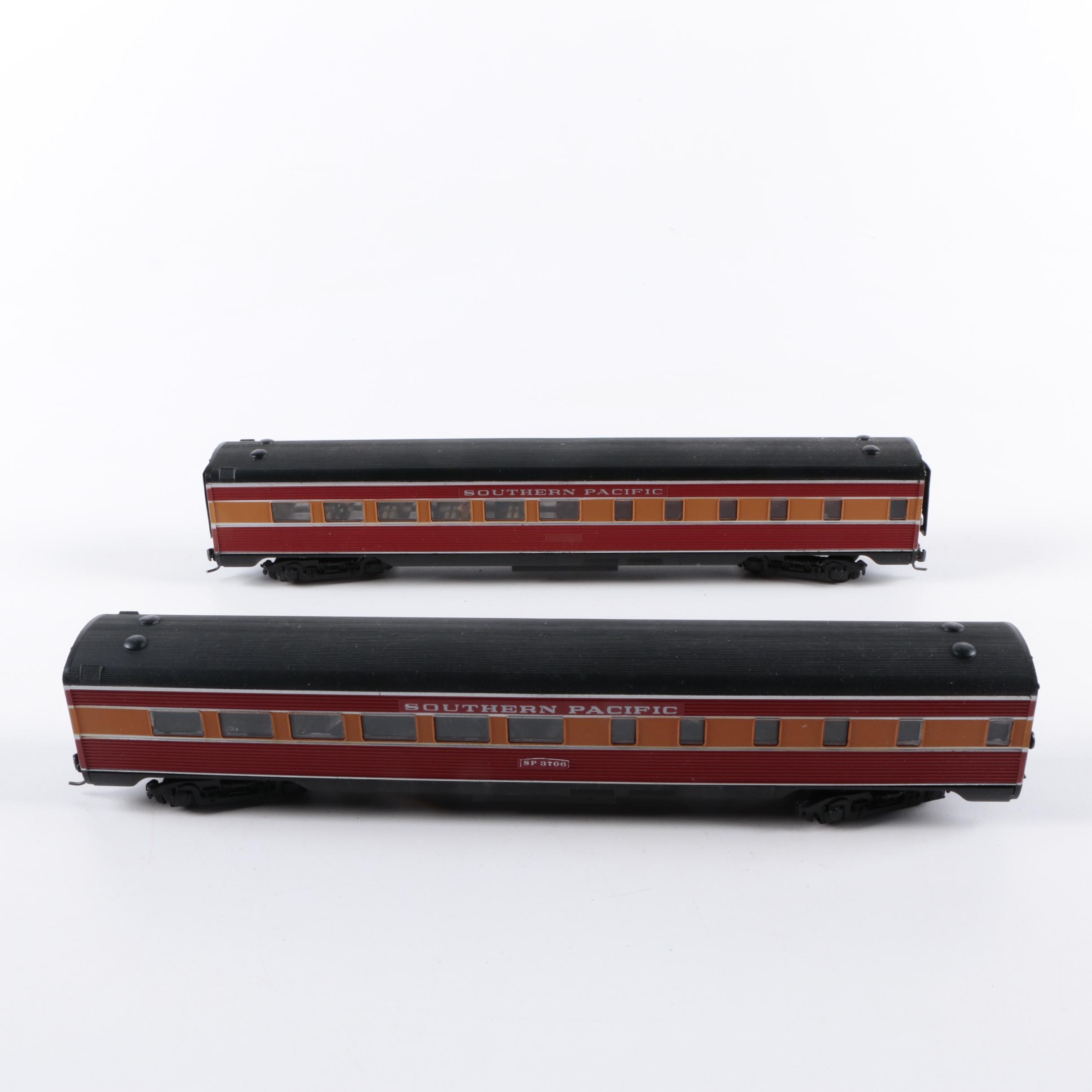 Lionel Southern Pacific "Daylight" Madison Passenger Cars