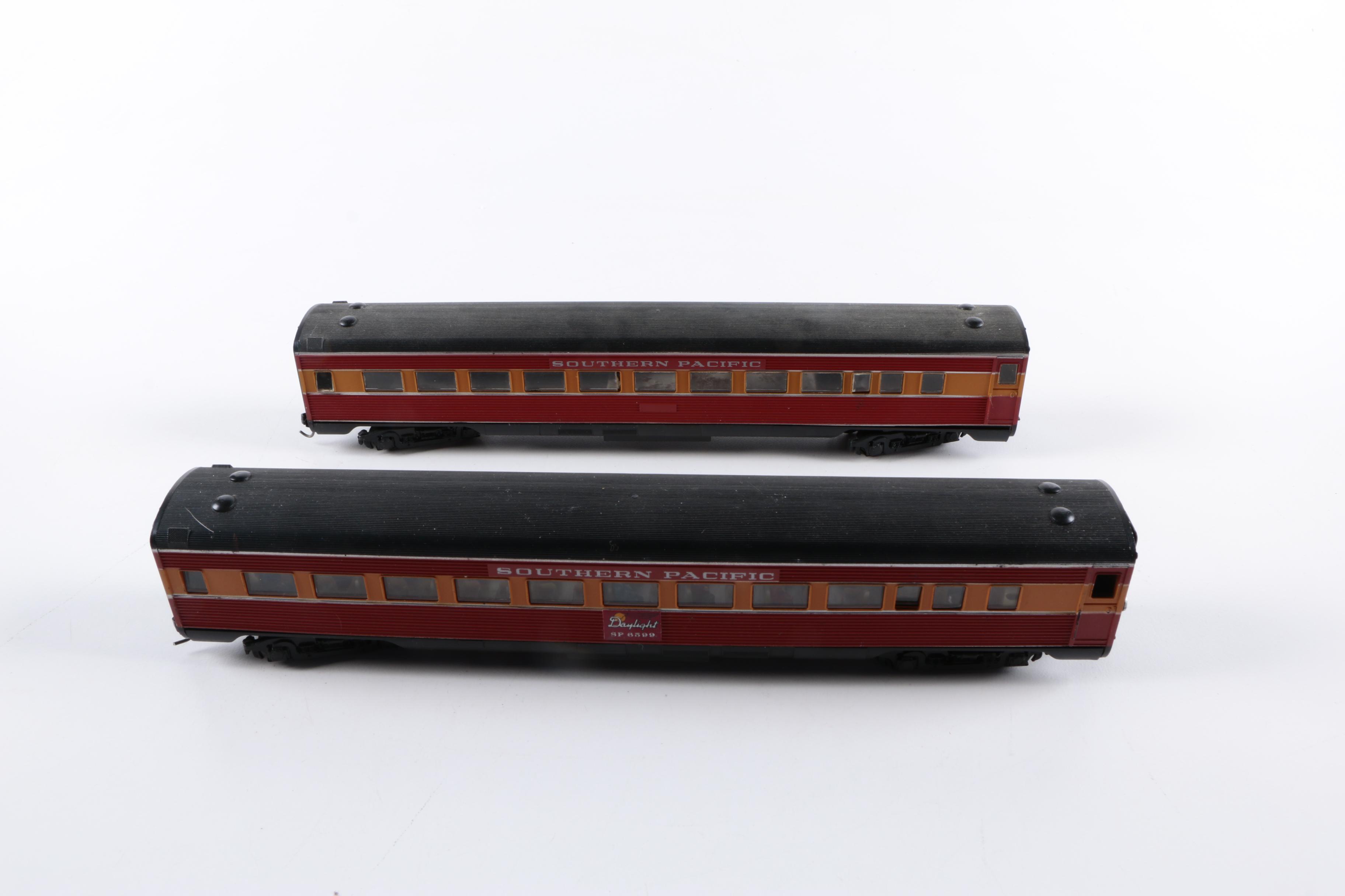 Lionel Southern Pacific "Daylight" Madison Passenger Cars