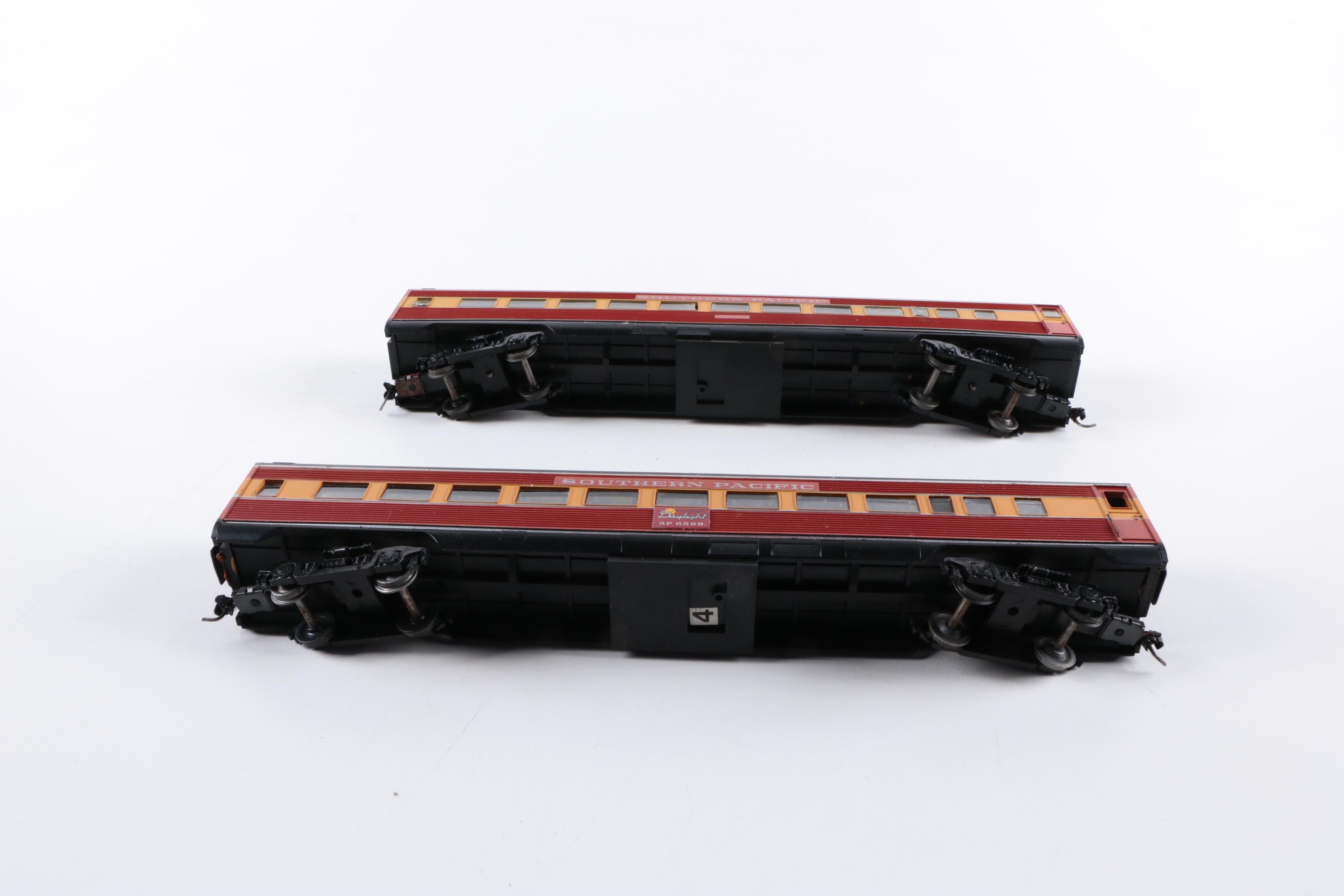 Lionel Southern Pacific "Daylight" Madison Passenger Cars