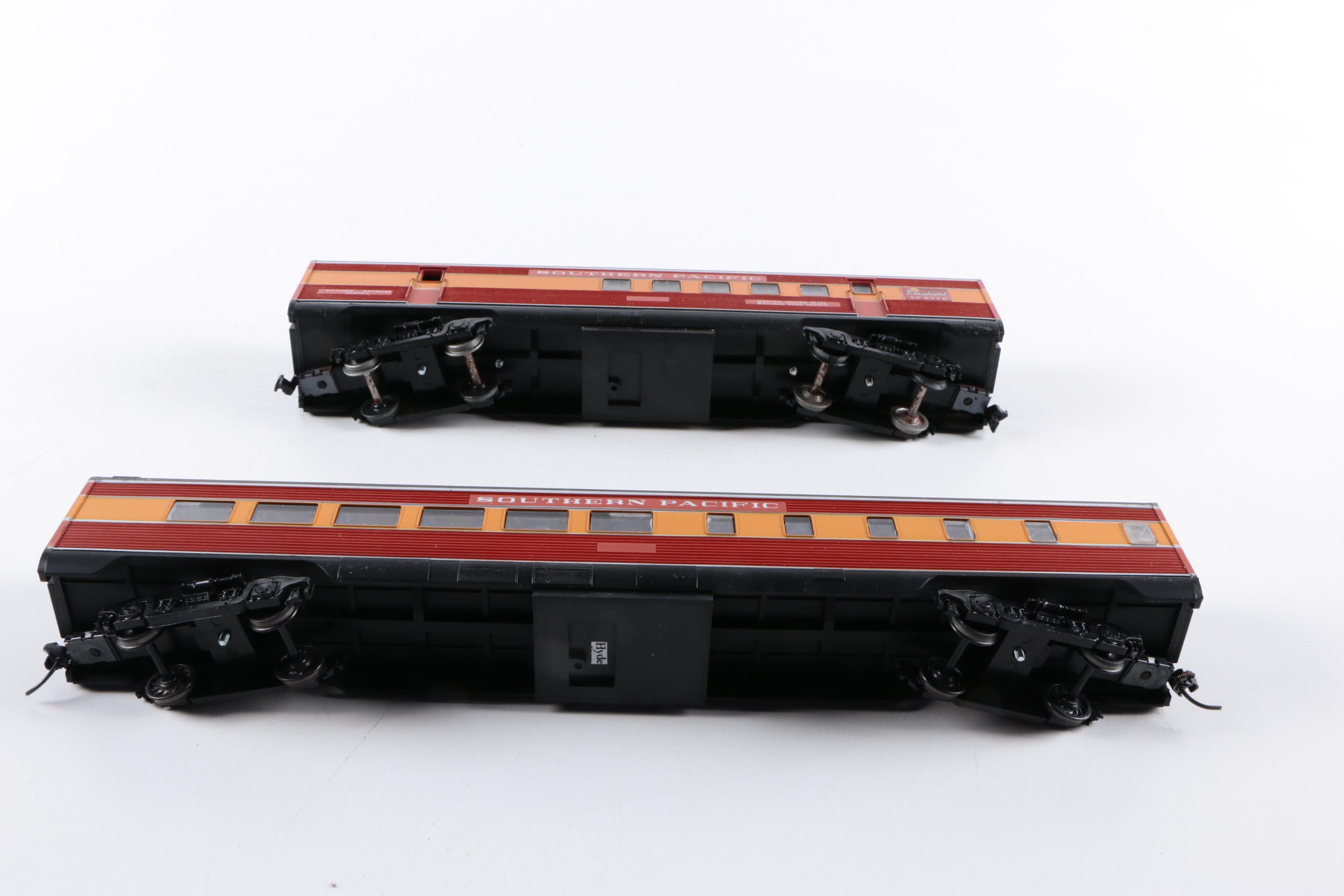 Lionel Southern Pacific "Daylight" Madison Passenger Cars