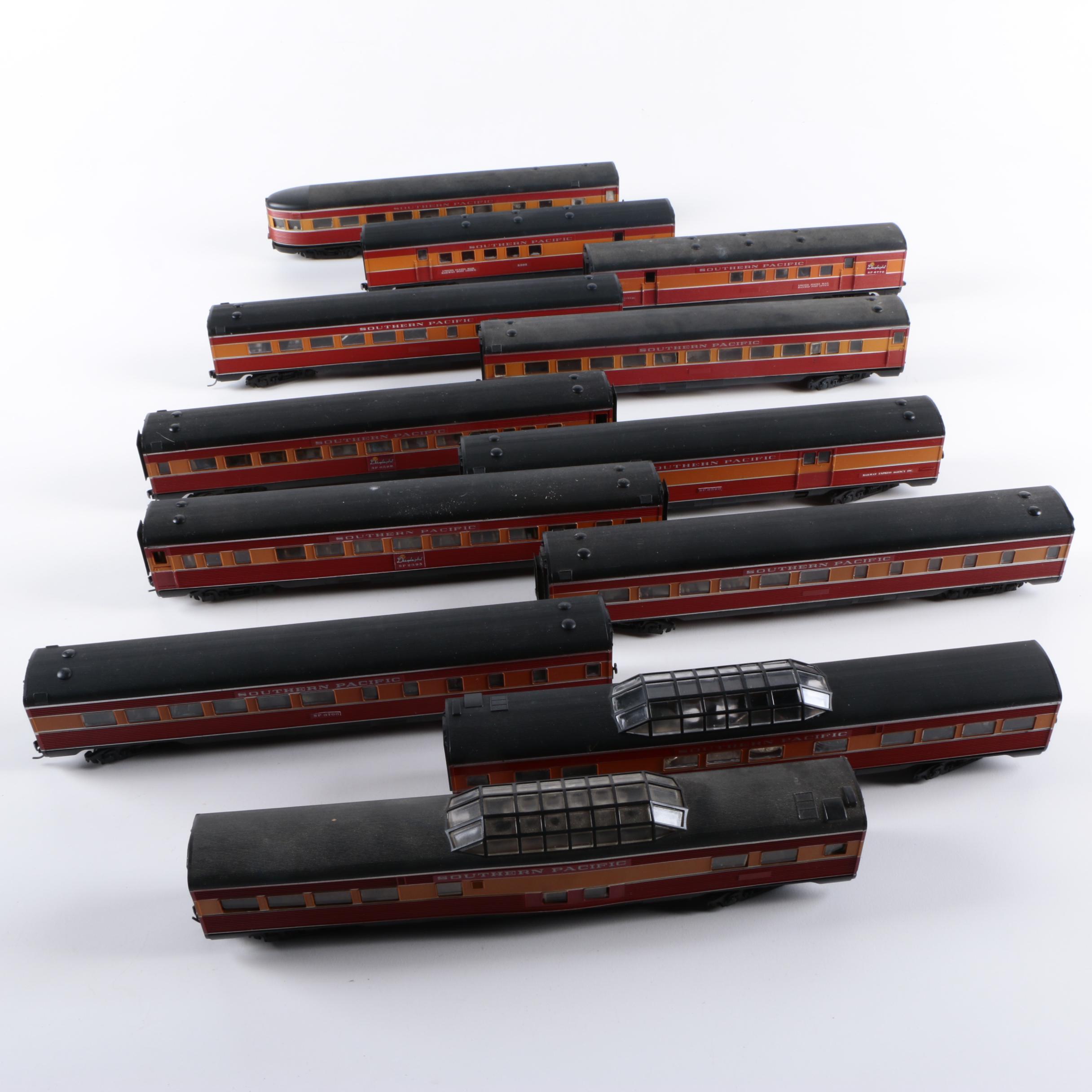 Lionel Southern Pacific "Daylight" Madison Passenger Cars