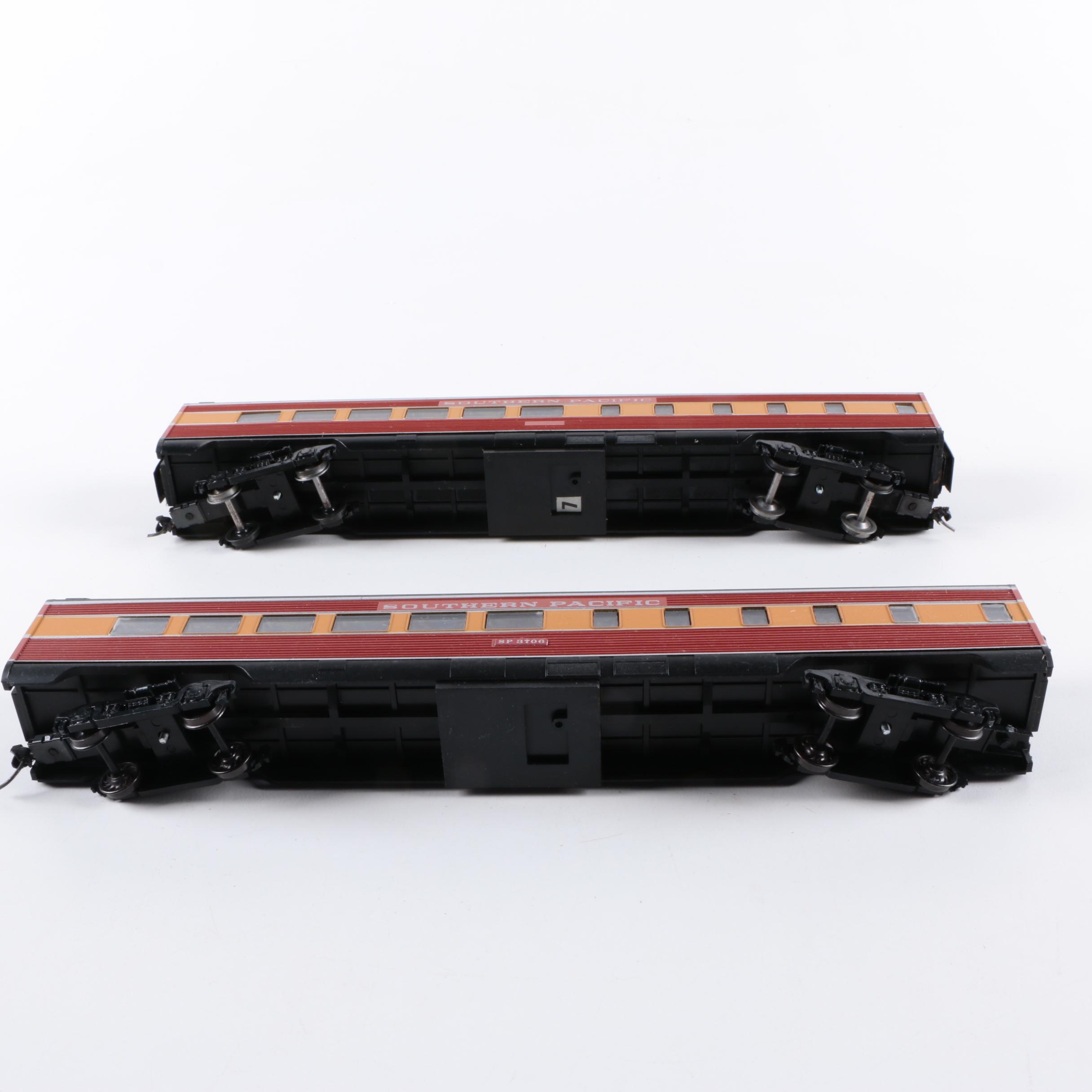 Lionel Southern Pacific "Daylight" Madison Passenger Cars