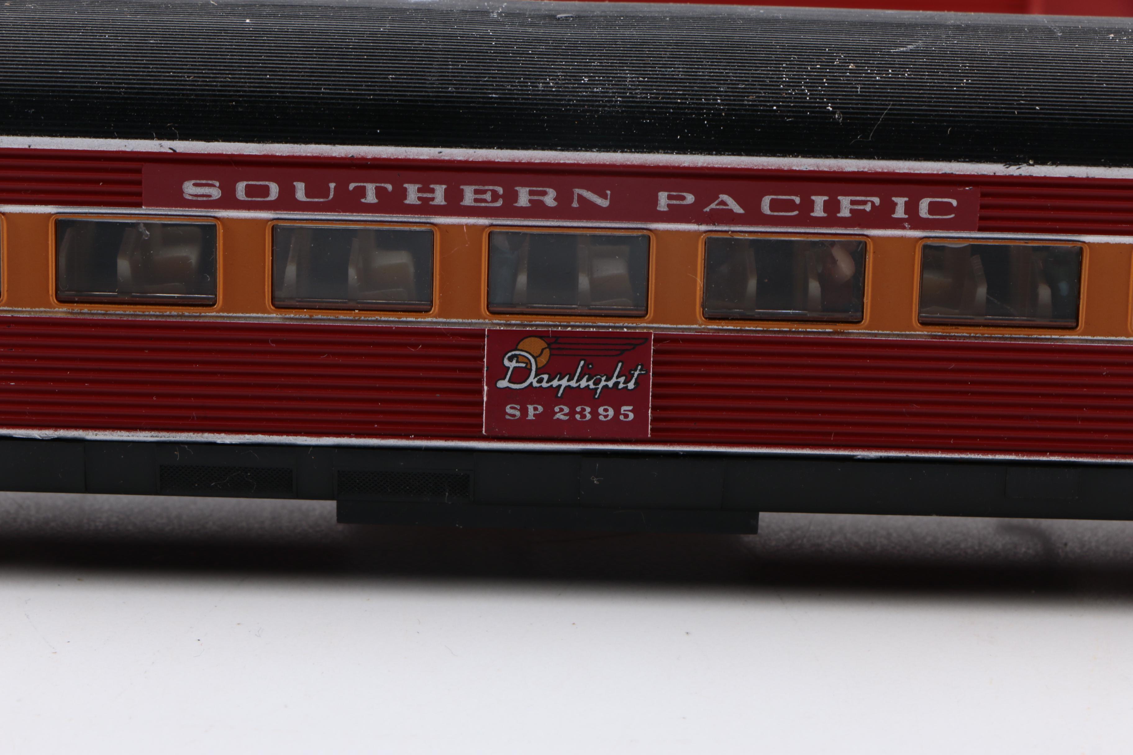 Lionel Southern Pacific "Daylight" Madison Passenger Cars