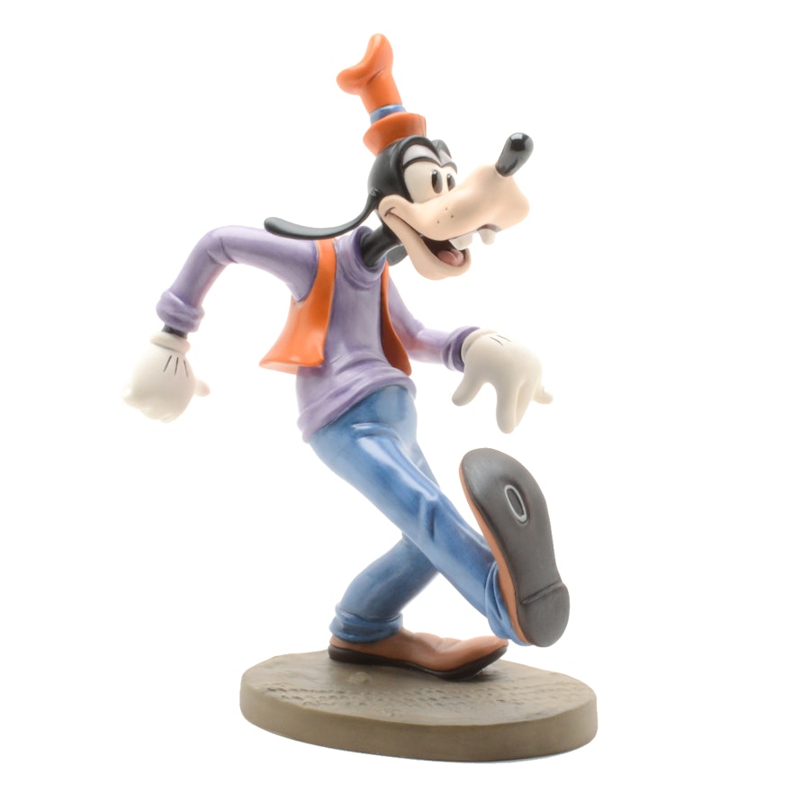 Walt Disney Collection Goofy "Moving Day" Figure