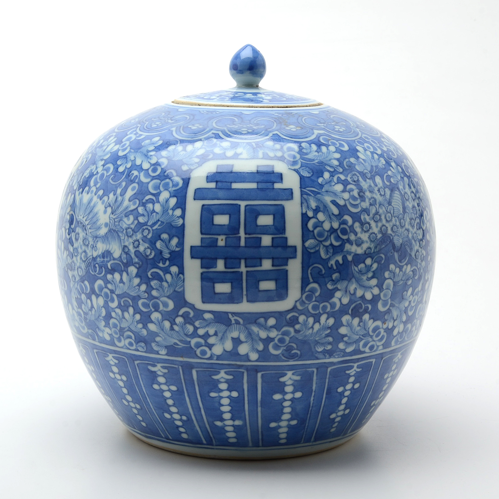 Qing Dynasty Blue and White Porcelain Covered Jar