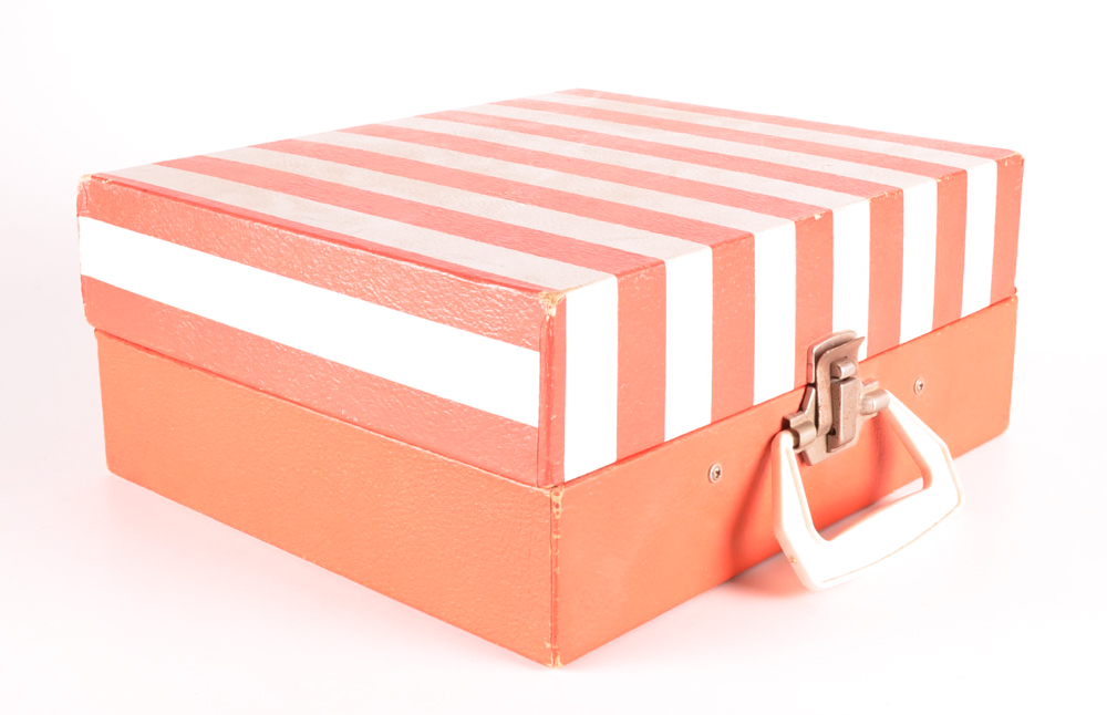 Vintage Vanity Fair "Music Maker" Toy Phonograph