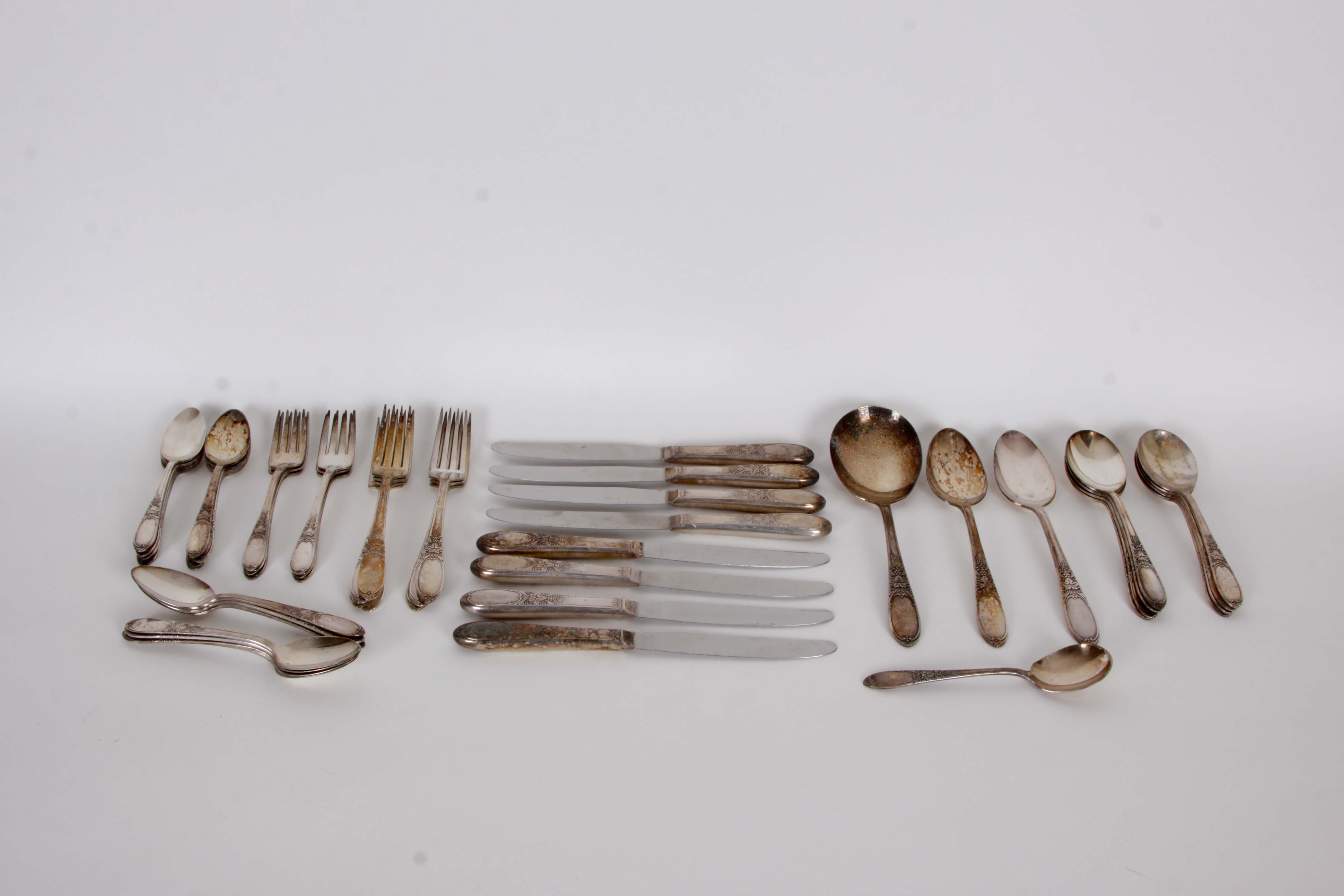 Vintage Wm. Rogers Plated Silver Flatware Set