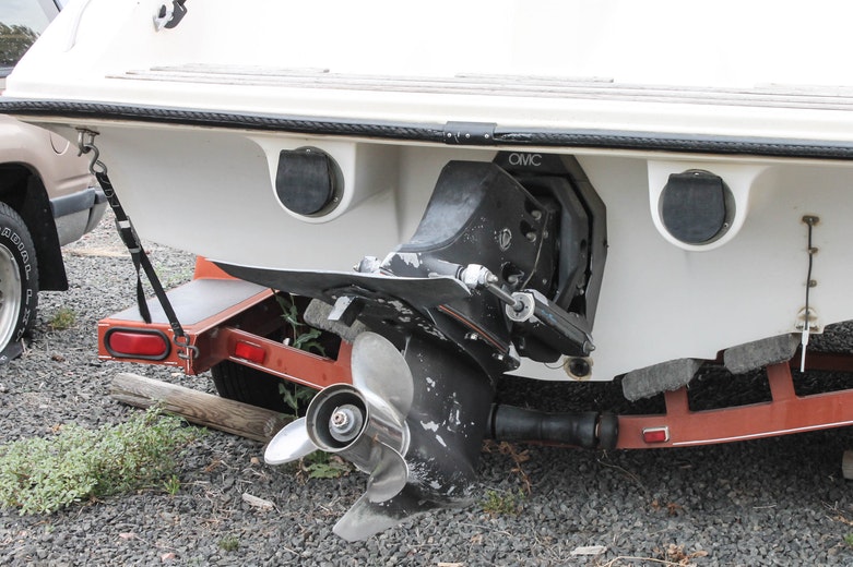 Stratos 2000-XLS Motorized Boat and Trailer