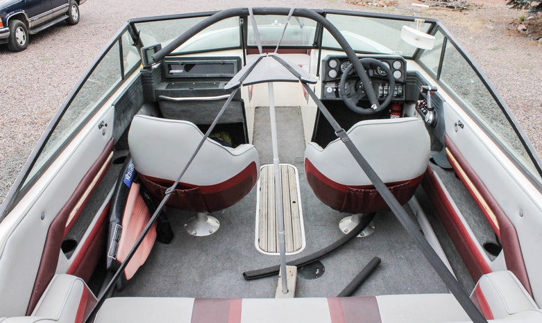 Stratos 2000-XLS Motorized Boat and Trailer