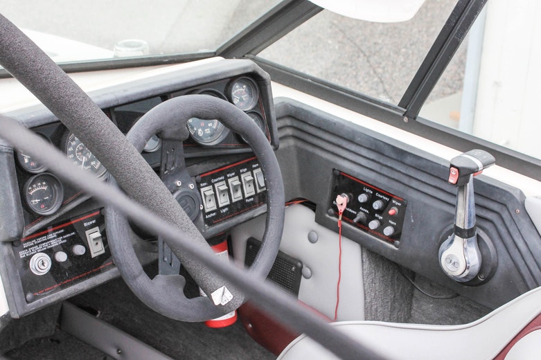 Stratos 2000-XLS Motorized Boat and Trailer