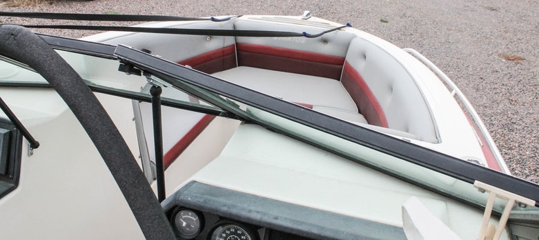 Stratos 2000-XLS Motorized Boat and Trailer