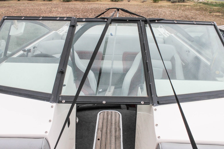 Stratos 2000-XLS Motorized Boat and Trailer