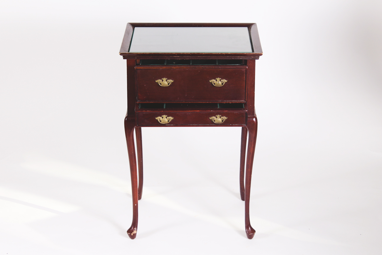 Queen Anne Style Jewelry End Table