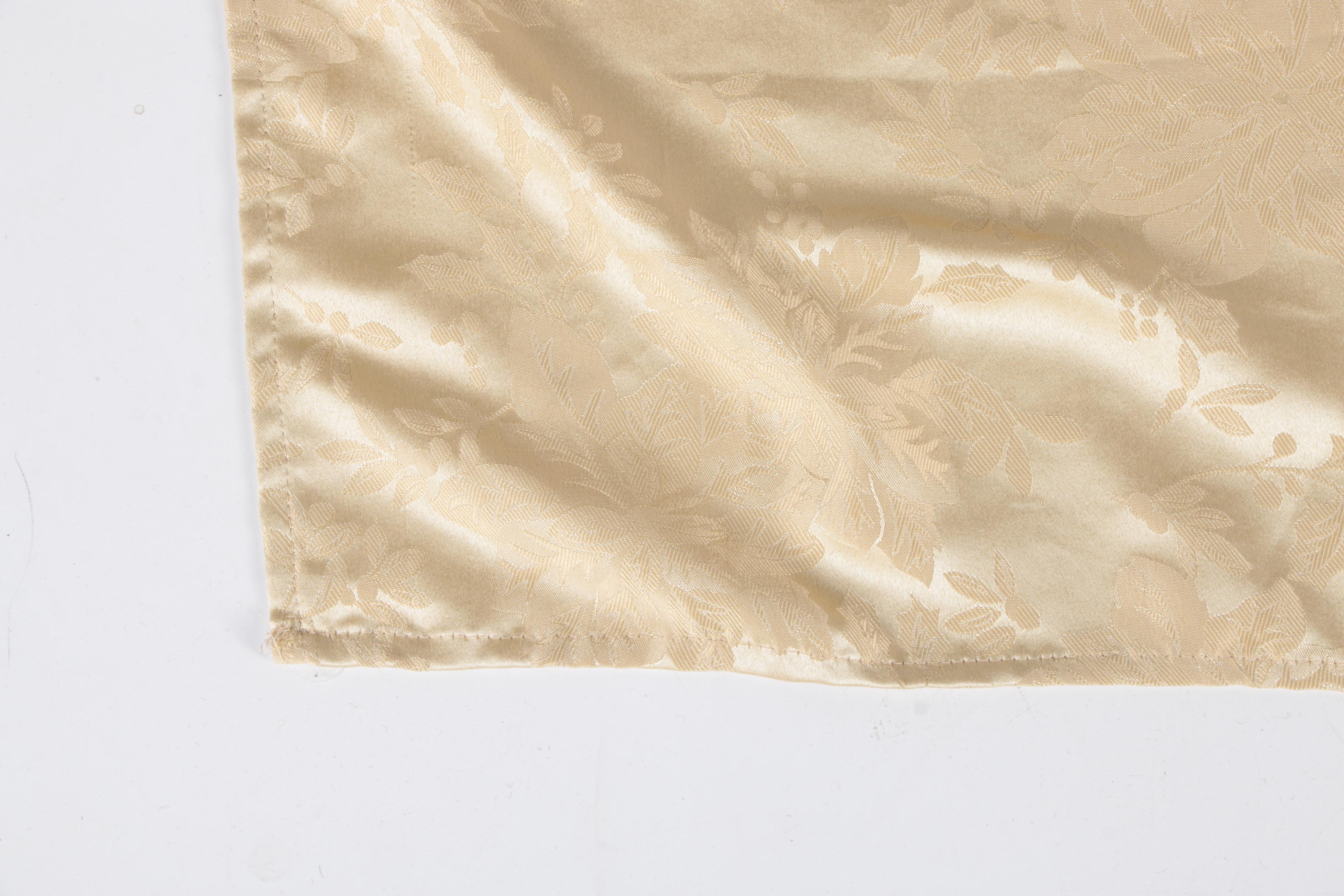 Jacquard and Damask Table Linens